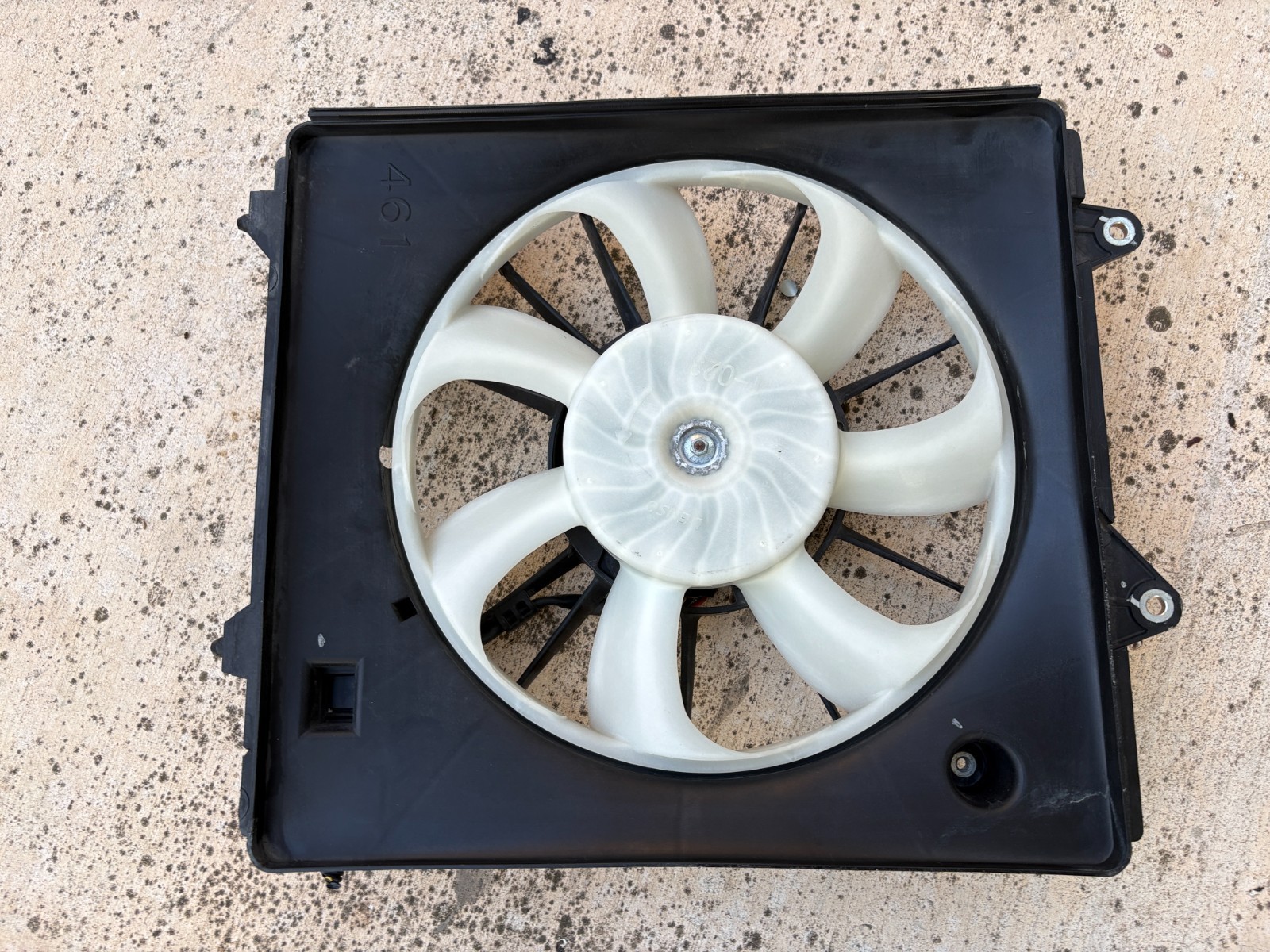 2015-2020 Honda Fit 1.5L Condenser Fan Motor Fan Assembly RH OEM