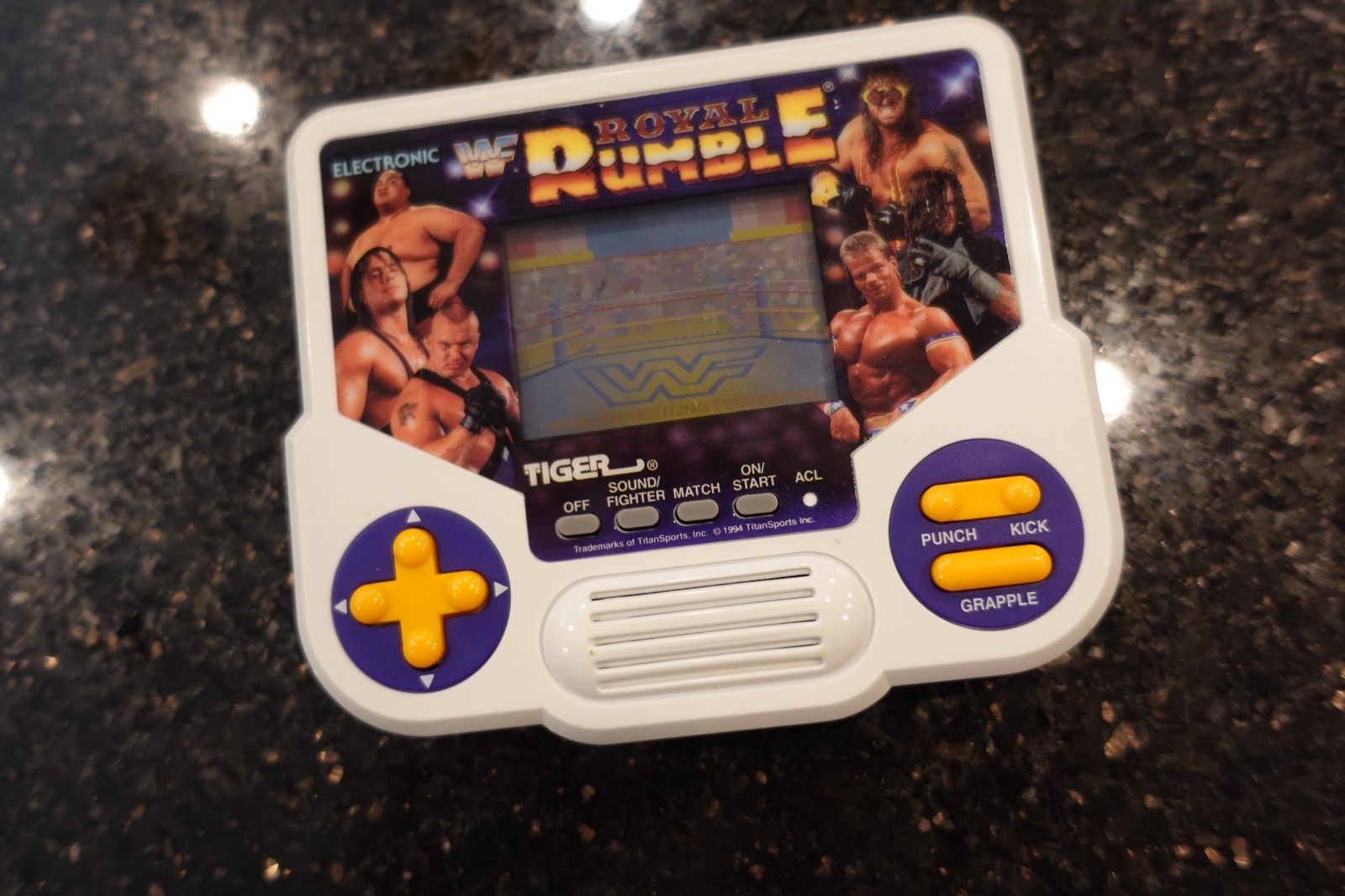 Vintage Tiger ROYAL RUMBLE Wrestling Handheld Electronic Tabletop Video game  D5