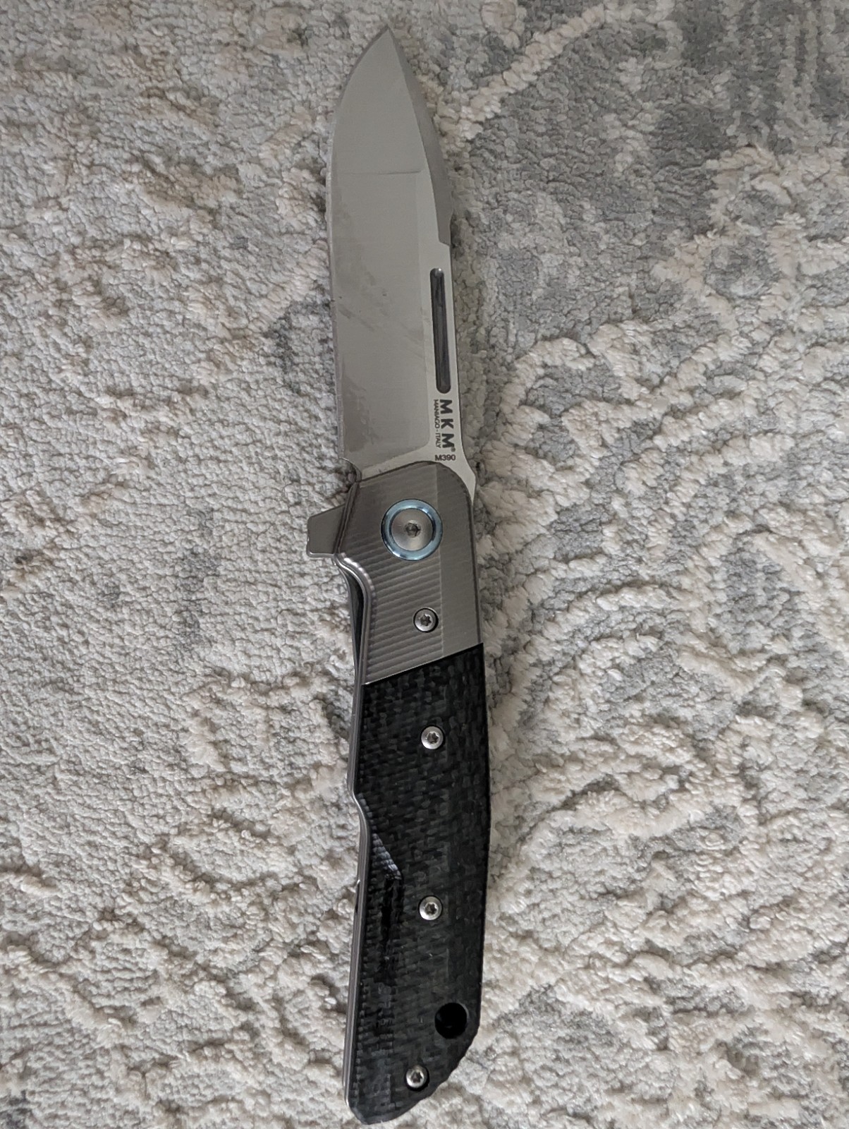 MKM Clap Carbon Fiber, Satin M390 by Bob Terzuola knife (MK LS01-CT) MKM Clap Carbon Fiber, Satin M390 by Bob Terzuola knife (MK LS01-CT)
