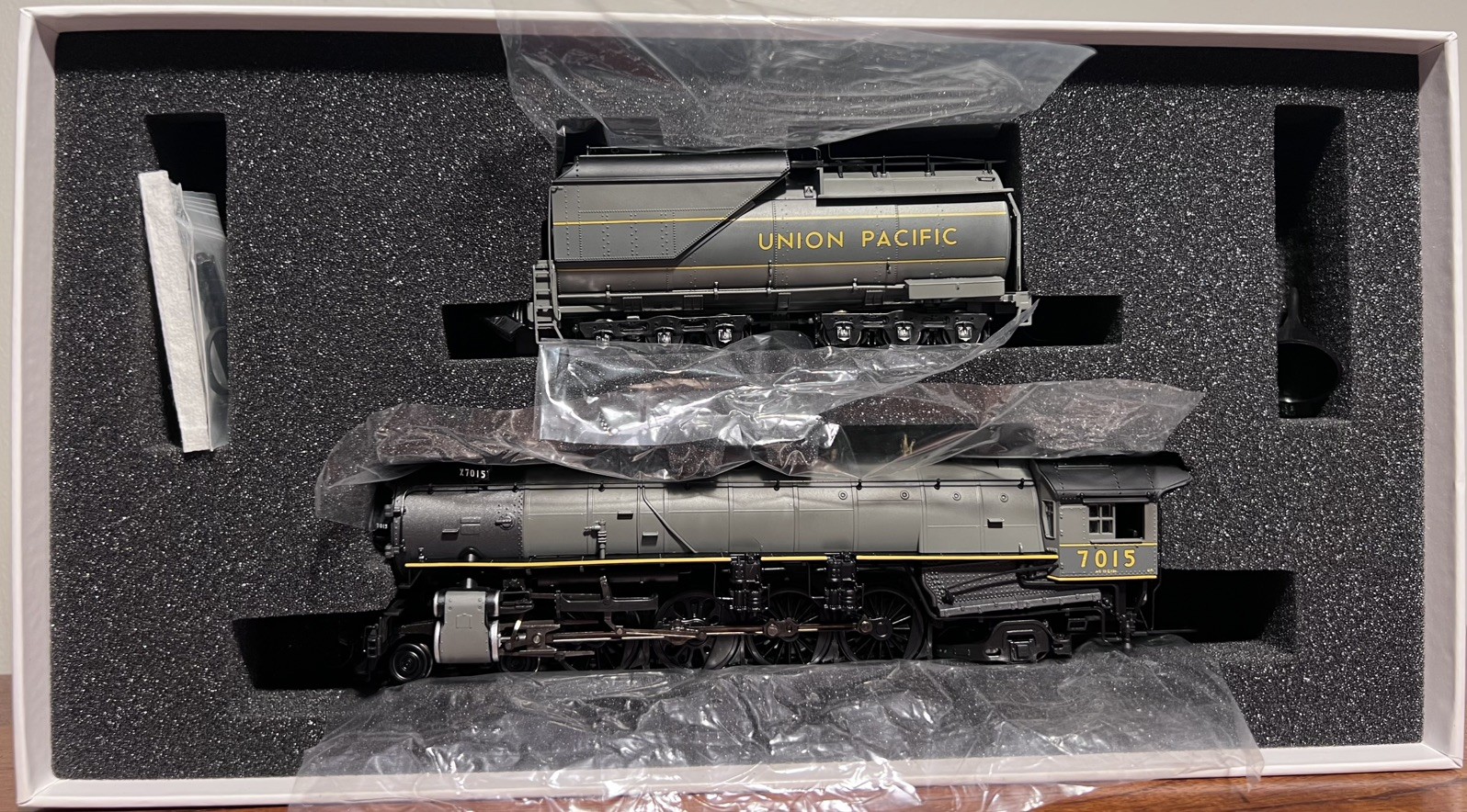 HO Scale Broadway Limited Union Pacific Mountain 4-8-2 #7015 Paragon3 DCC/Sound HO Scale Broadway Limited Union Pacific Mountain 4-8-2 #7015 Paragon3 DCC/Sound
