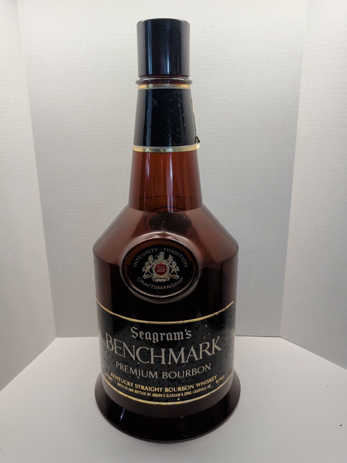 Vintage Seagrams Benchmark Premium Kentucky Bourbon Large Bank Display Bottle Vintage Seagrams Benchmark Premium Kentucky Bourbon Large Bank Display Bottle