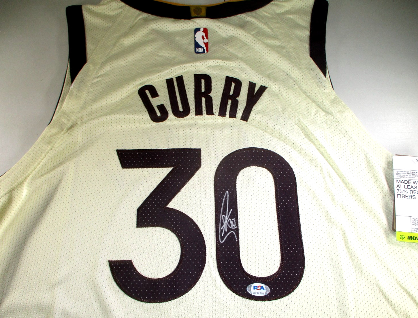 Stephen Curry / Autographed G.S Warriors 