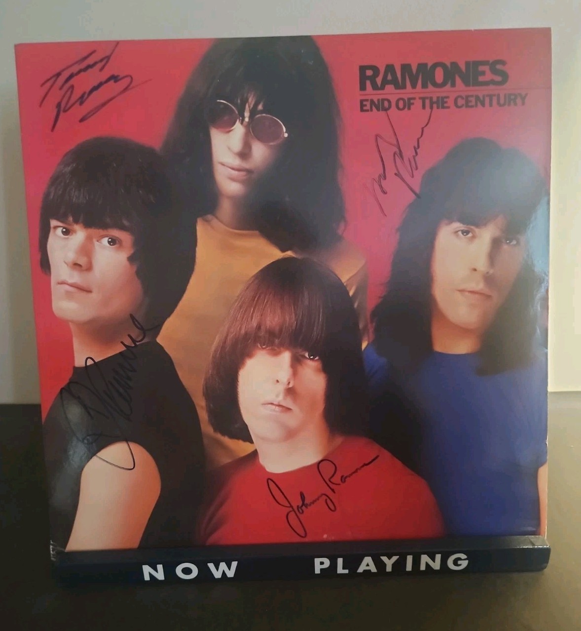 RAMONES Signed End Of The Century LP ALL 4 AUTOGRAPHS w/ AUTOGRAPH PROS LLC COA RAMONES Signed End Of The Century LP ALL 4 AUTOGRAPHS w/ AUTOGRAPH PROS LLC COA