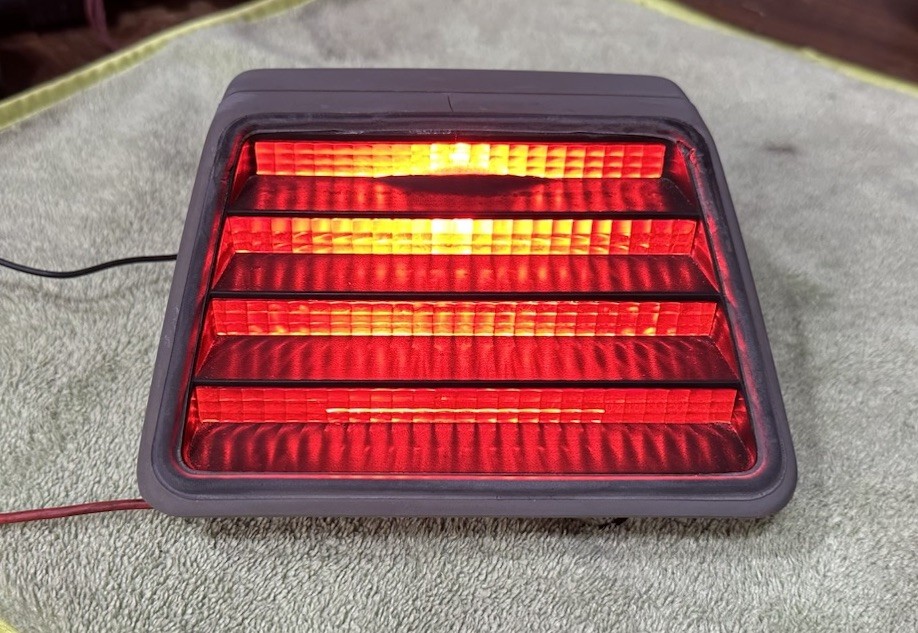 MERCEDES W124 W126 W201 GRAY 3RD BRAKE LIGHT ASSEMBLY 0008201609 E320 300E SEL