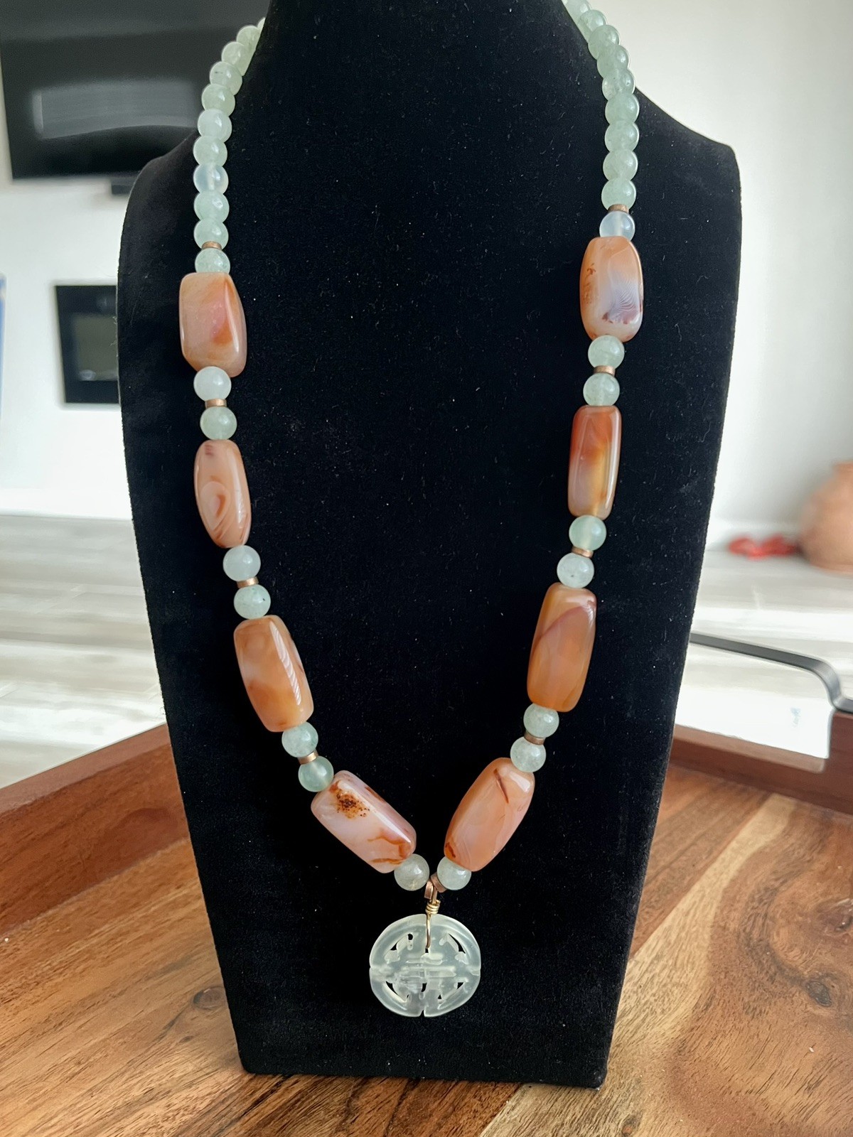 Vintage Asian Chinese Style Carnelian Nephrite Jade Shou Pendant Necklace 22\