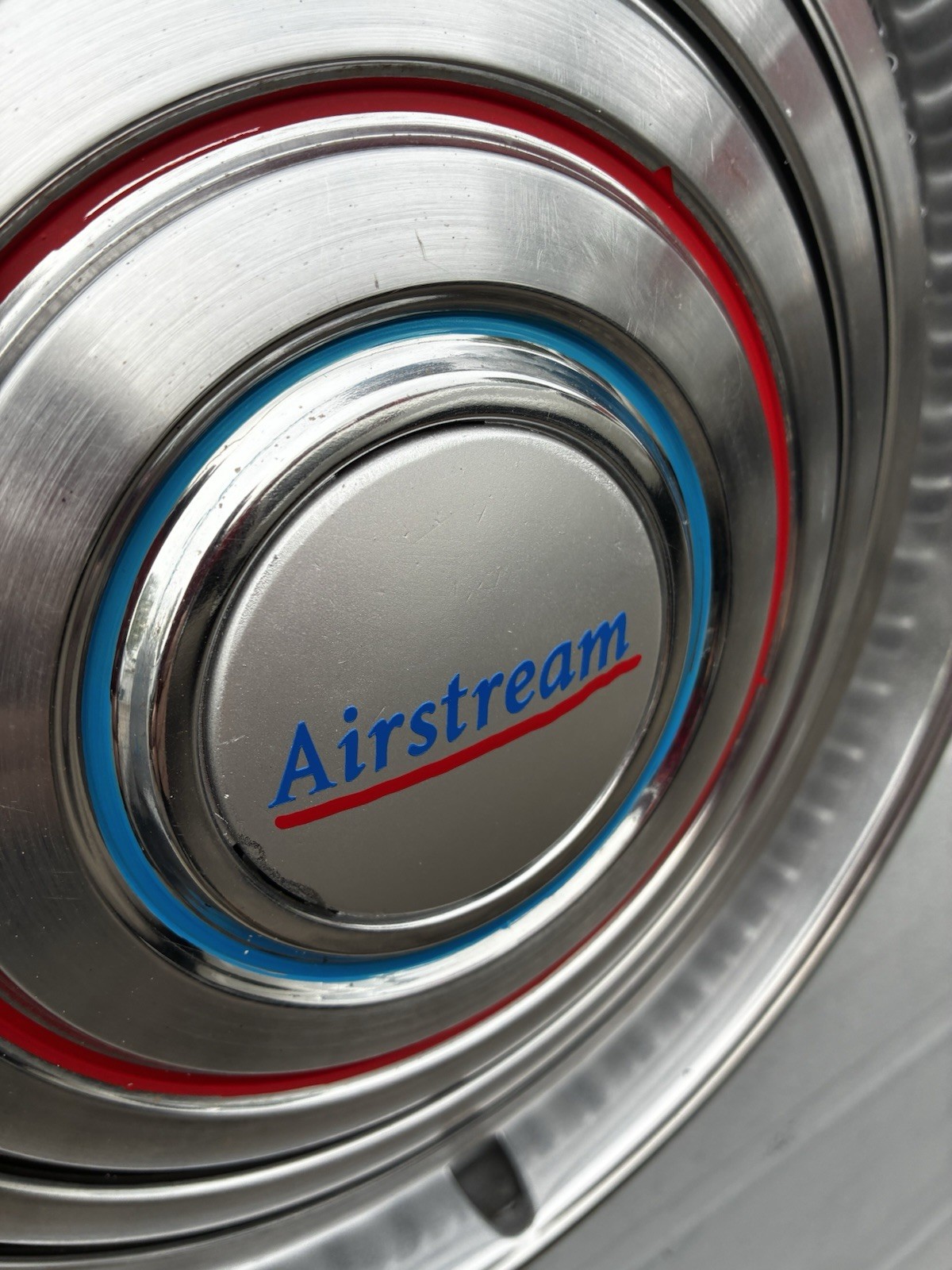 Airstream 15” Set 4 Hubcaps Full Wheel covers Used 1955-1986 Stainless Blue/red Airstream 15” Set 4 Hubcaps Full Wheel covers Used 1955-1986 Stainless Blue/red