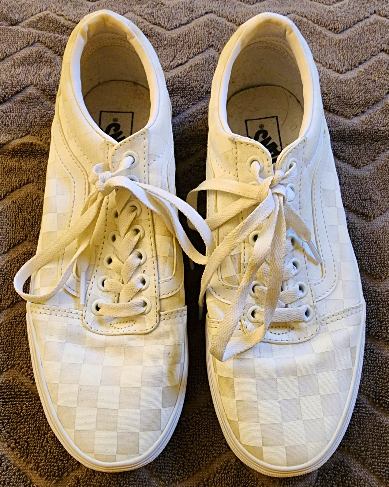 VANS Old Skool White Checker Check Low Top Lace-Up Canvas Men’s Sneakers Size 8 VANS Old Skool White Checker Check Low Top Lace-Up Canvas Men’s Sneakers Size 8