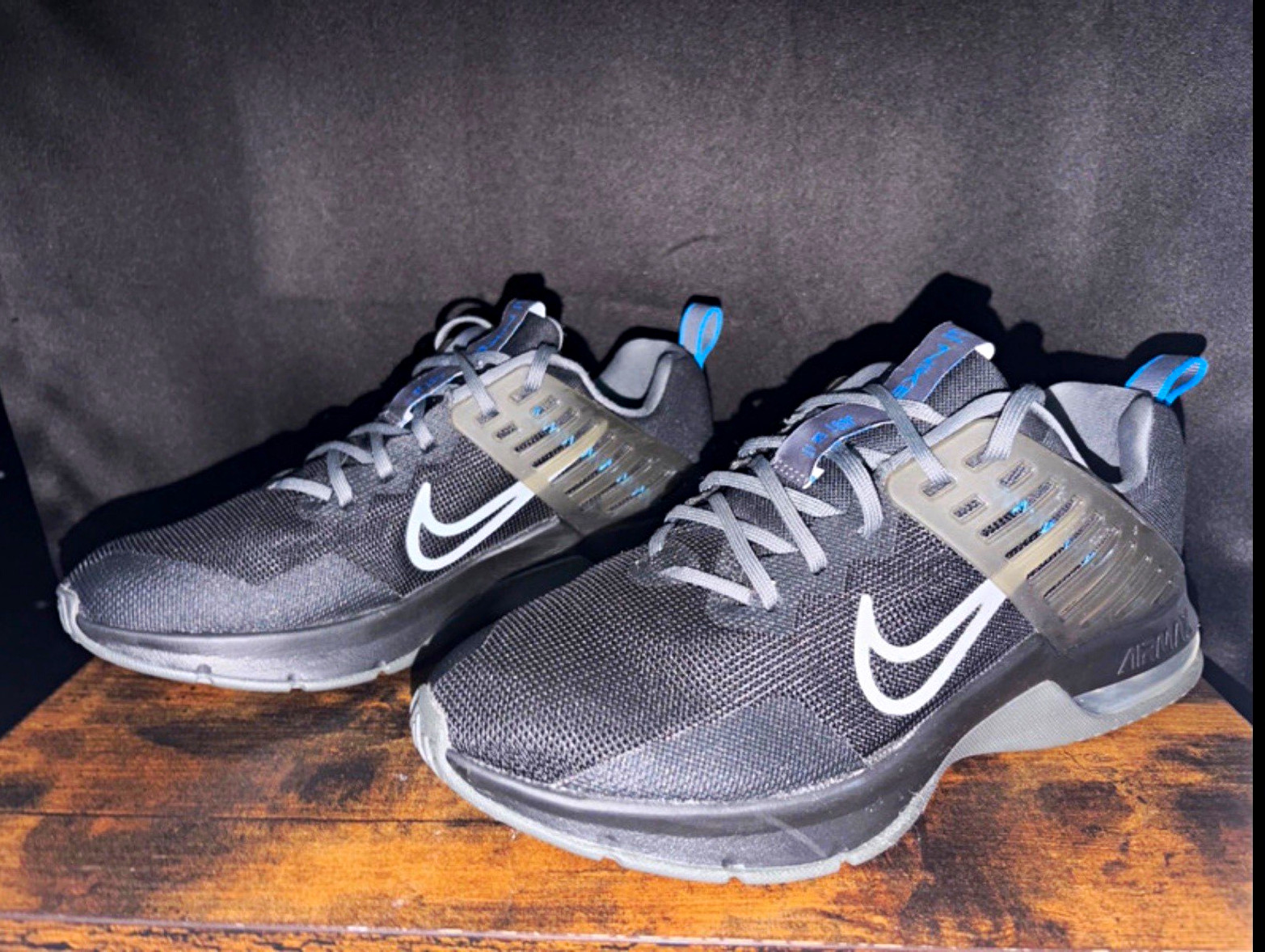 Nike Air Max Men’s Low Top Mesh Sneakers Gray/Blue Lace Up US 8 Rubber Sole Nike Air Max Men’s Low Top Mesh Sneakers Gray/Blue Lace Up US 8 Rubber Sole