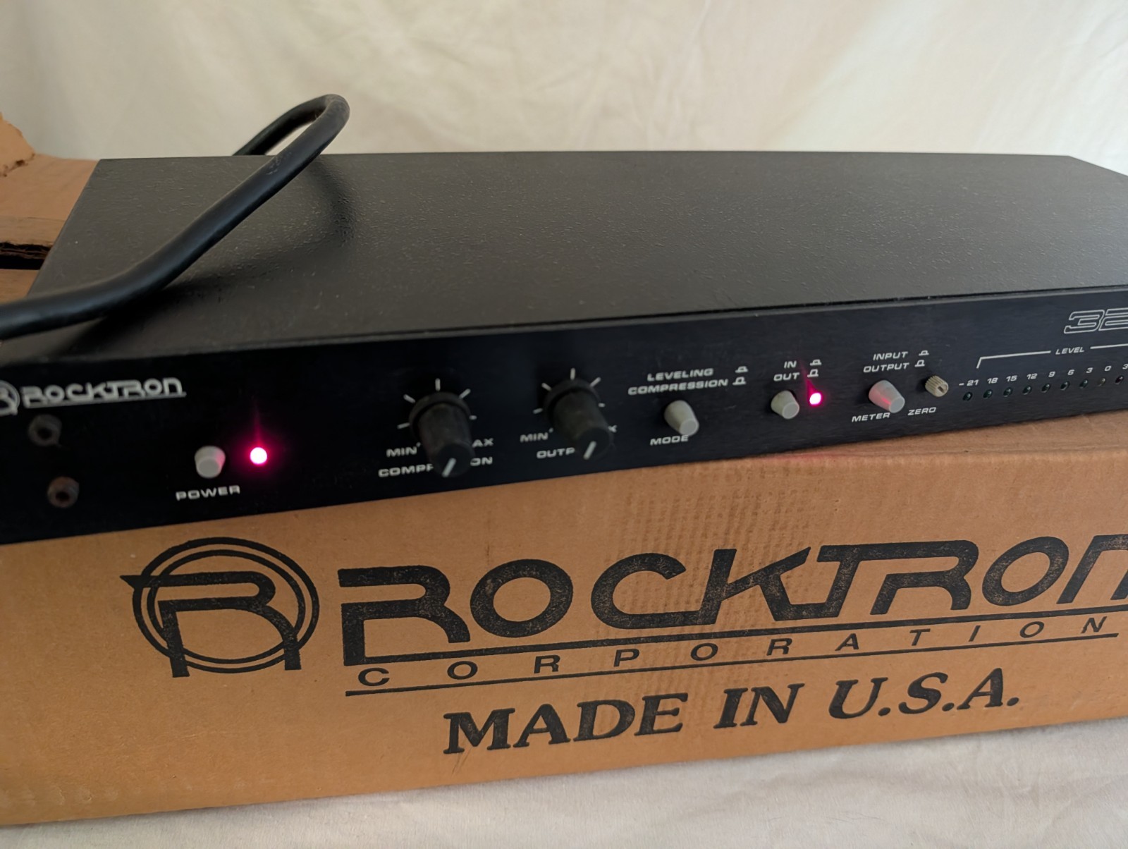 Rocktron 320 Dual Channel Compressor Leveler Vintage 1U Rackmount Audio