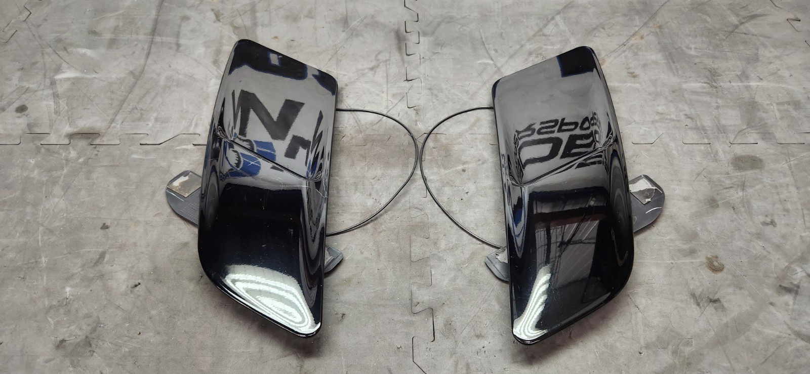 2015-2017 Ford Mustang GT LH & RH Hood Vent \ 2015-2017 Ford Mustang GT LH & RH Hood Vent \
