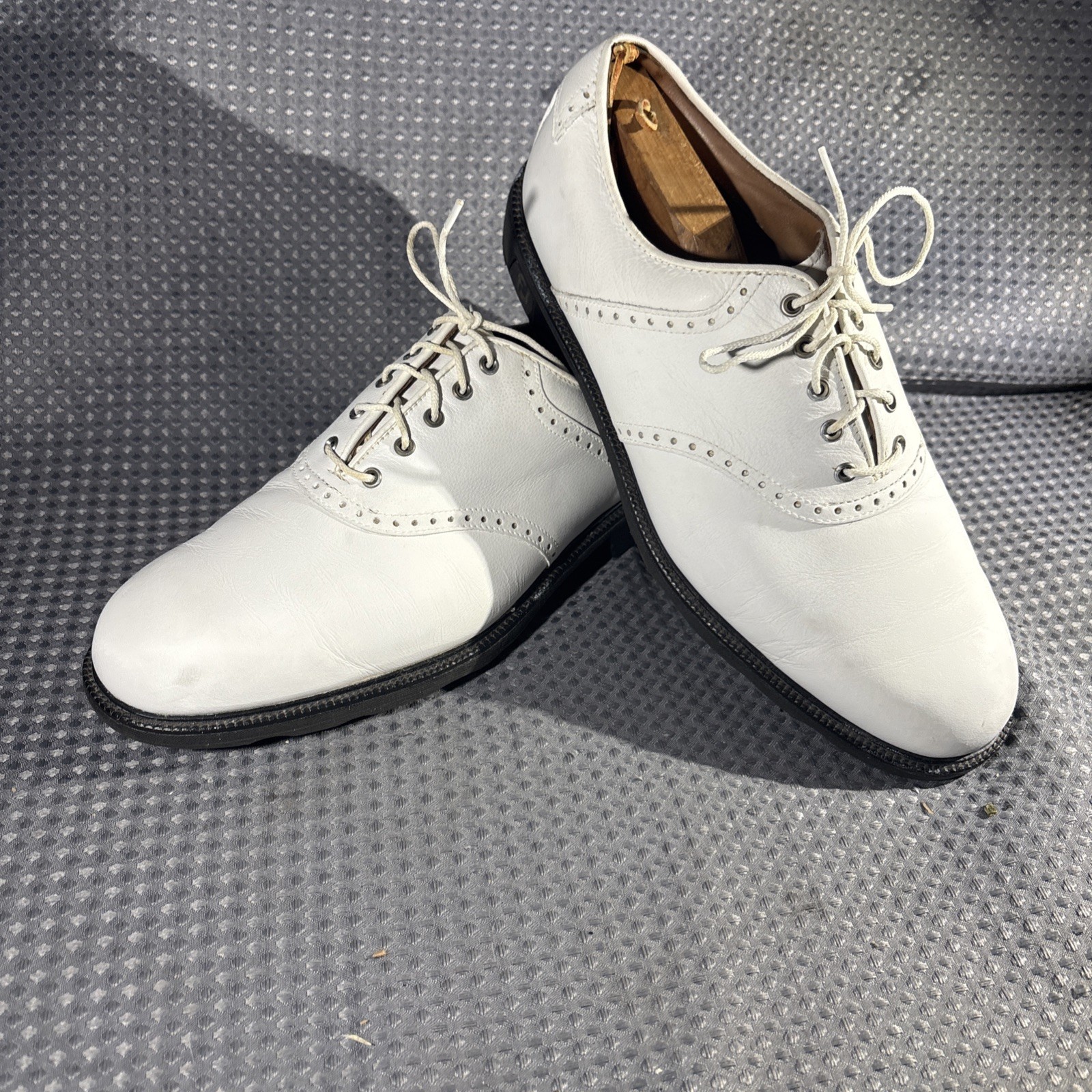 FootJoy Icon 52005 White Leather Saddle Golf Shoes Mens 10 W Wide - Preowned FootJoy Icon 52005 White Leather Saddle Golf Shoes Mens 10 W Wide - Preowned