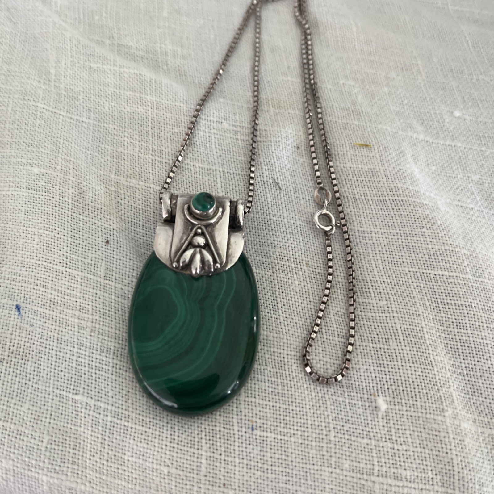 Sterling  .925  Malachite Oval Bezel Pendant Necklace 20\