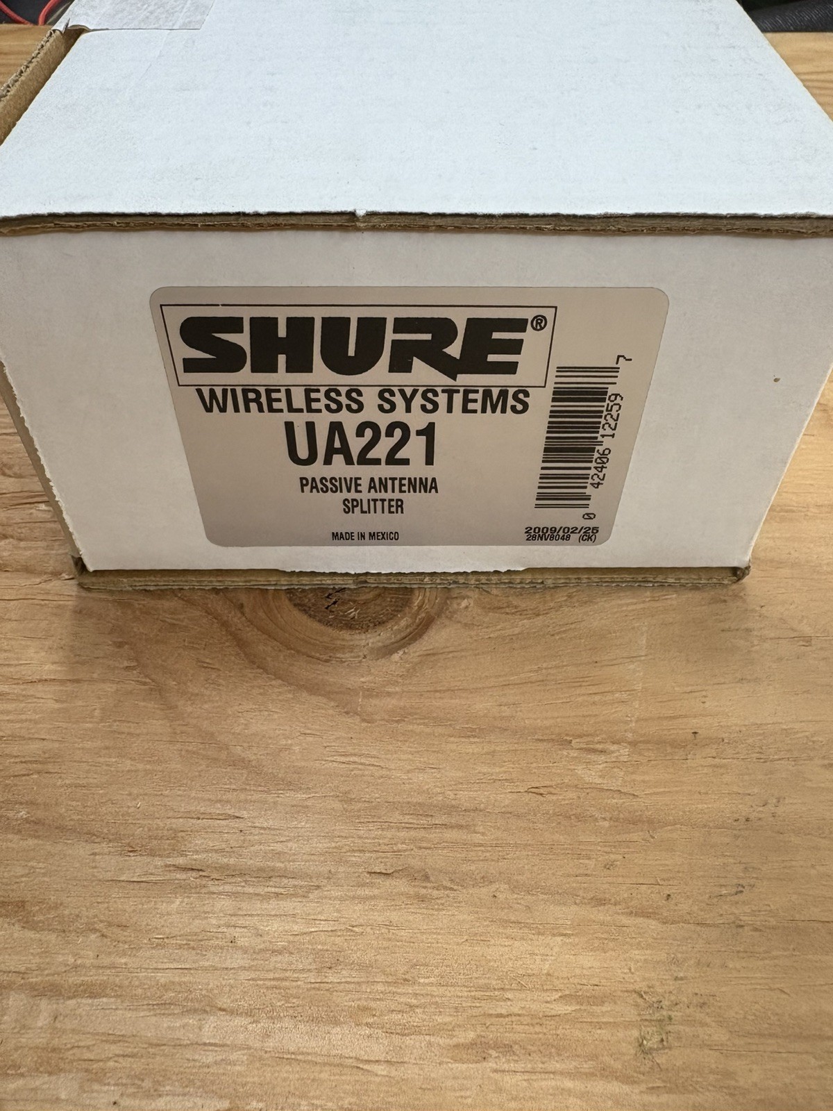 Shure UA221 Passive Bi-Directional Antenna Splitter & Combiner Kit - Brand New Shure UA221 Passive Bi-Directional Antenna Splitter & Combiner Kit - Brand New