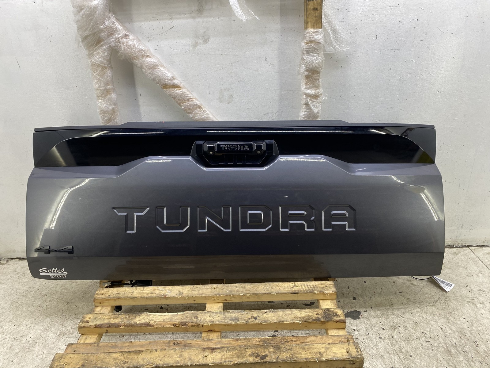2022-2026 TOYOTA TUNDRA REAR TRUNK LID TAILGATE W/SURROUND VIEW ASSEMBLY OEM