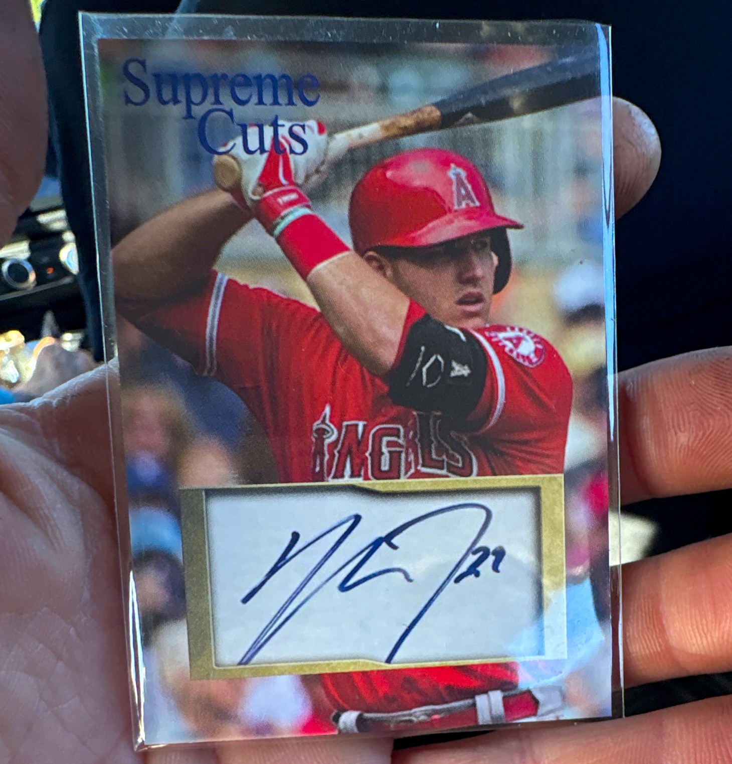 Topps Supreme Cuts Mike Trout Los Angeles Angels Autograph Card #21 Topps Supreme Cuts Mike Trout Los Angeles Angels Autograph Card #21
