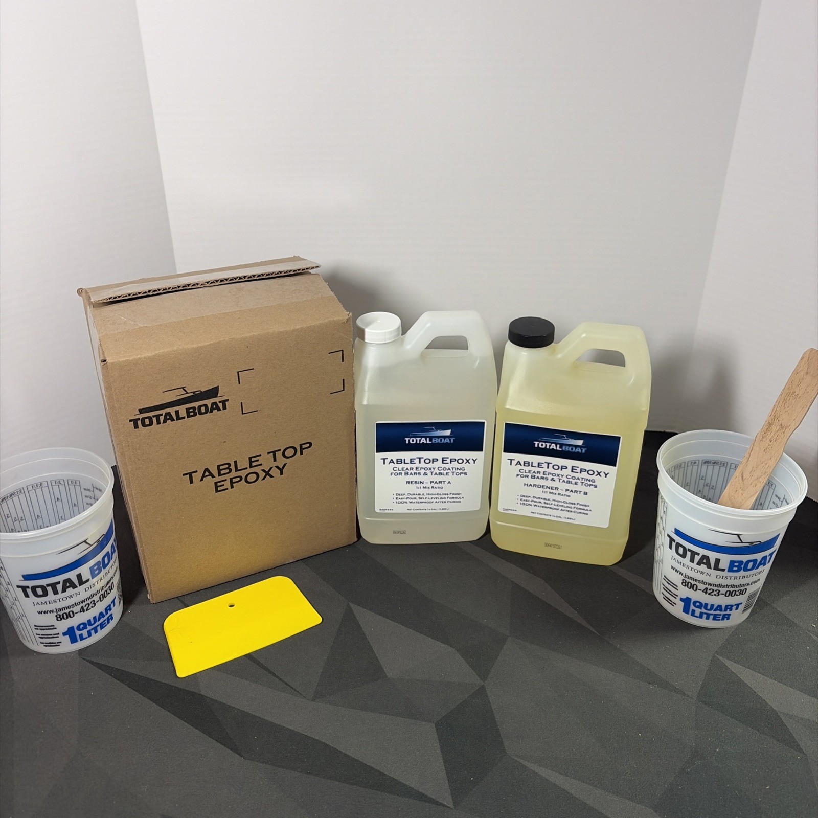 TotalBoat Table Top Epoxy Resin one gallon Kit - new open box TotalBoat Table Top Epoxy Resin one gallon Kit - new open box