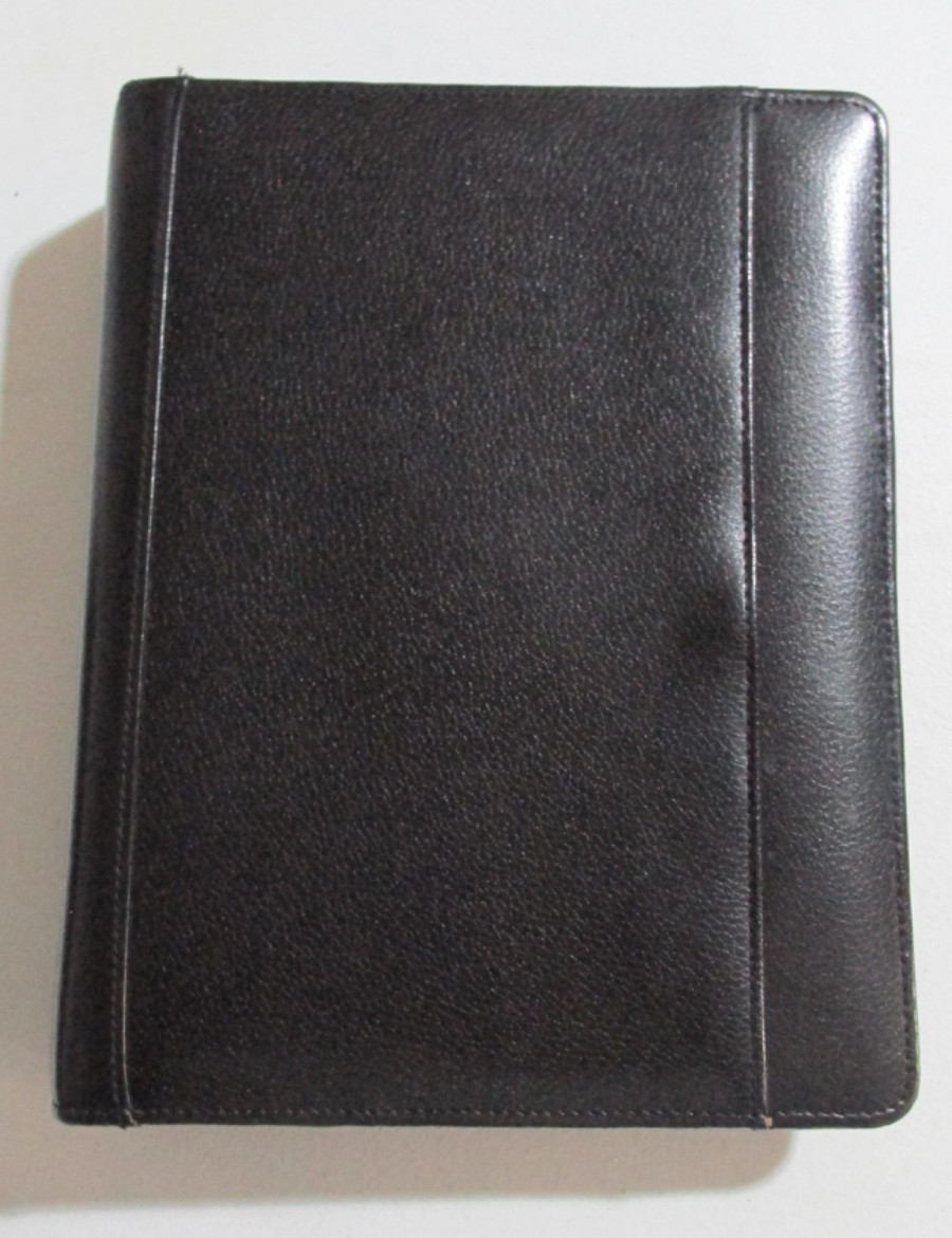 Dayrunner Black Pebbled Leather Compact Zip 3-ring Planner 10x8x2 Dayrunner Black Pebbled Leather Compact Zip 3-ring Planner 10x8x2
