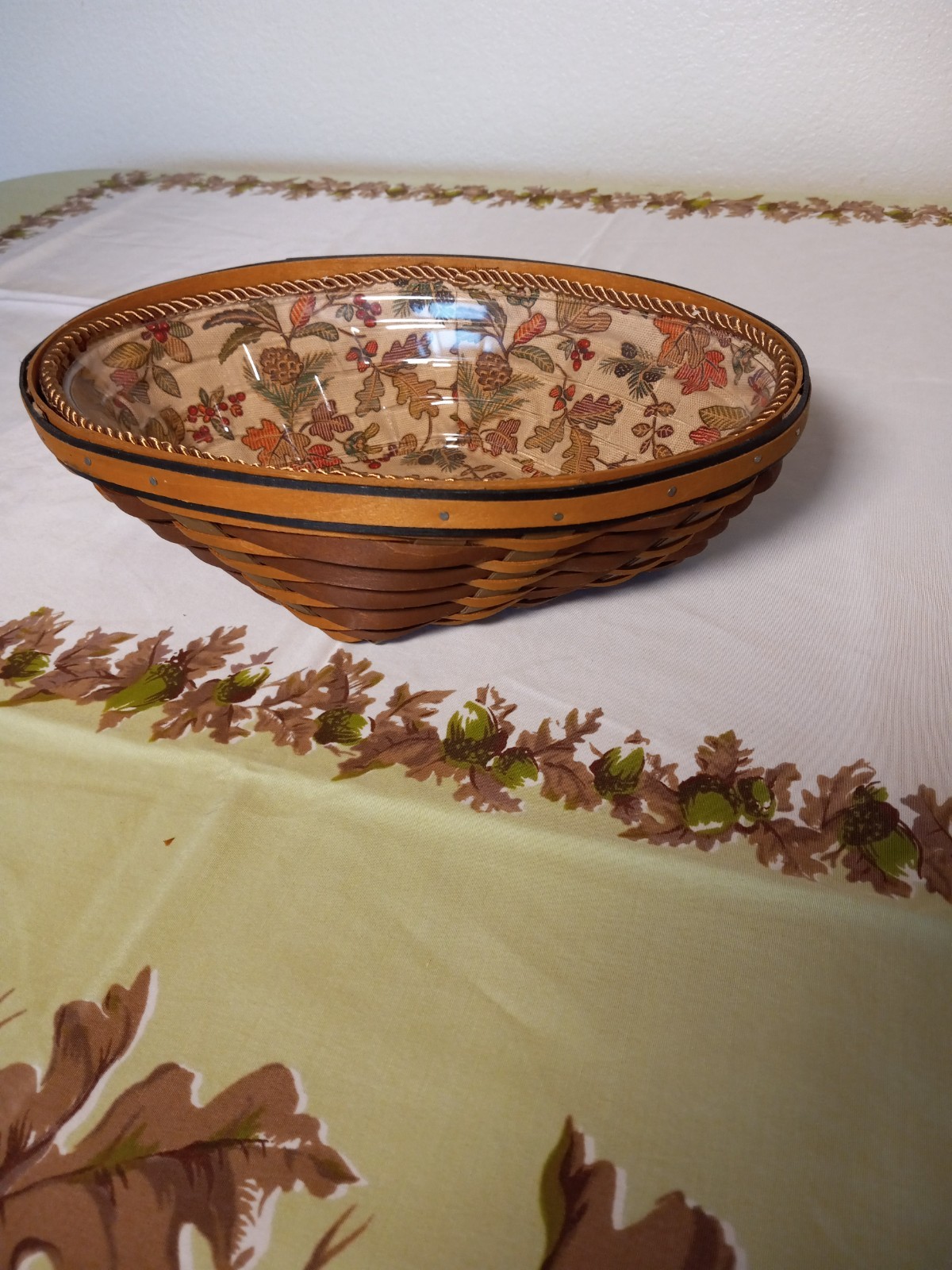 Longaberger 2009 Chestnut Medium Oval Diamond Basket set, Protector and Liner