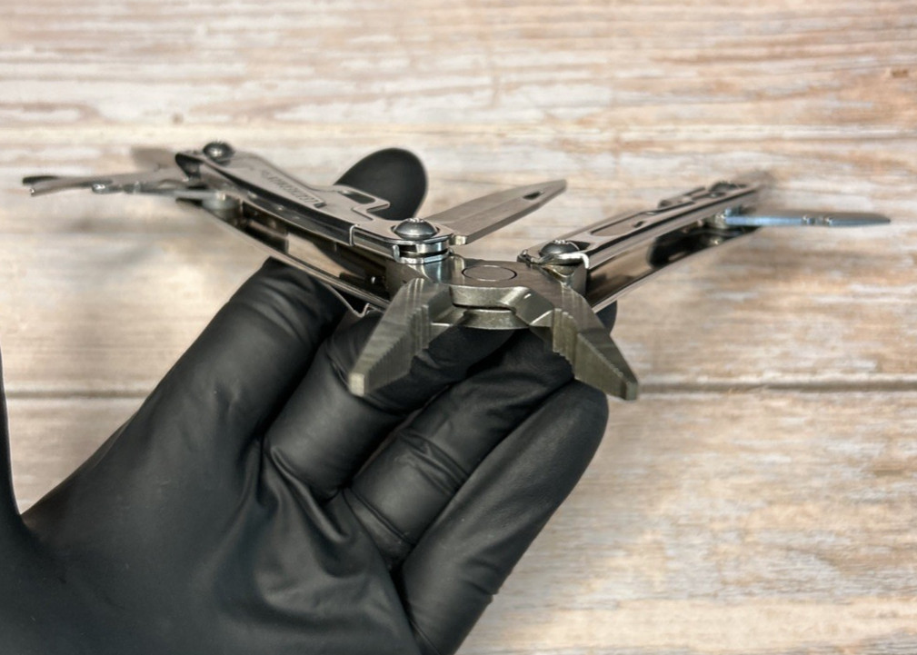 Leatherman Rev Folding Multi-Tool Knife Plier USED BOD 0323 Carry Clip VGUC