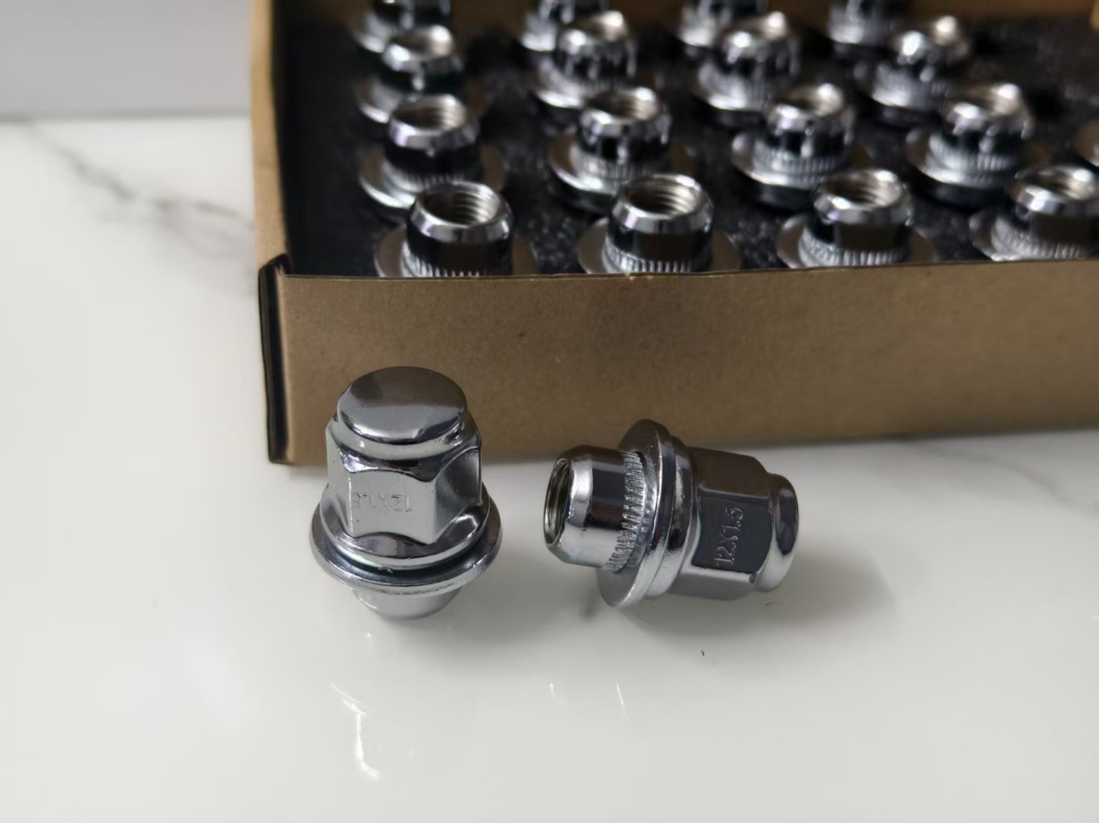 20pcs M12x1.5 Chrome Wheel Lug Nuts for Toyota Avalon Camry Highlander Lexus