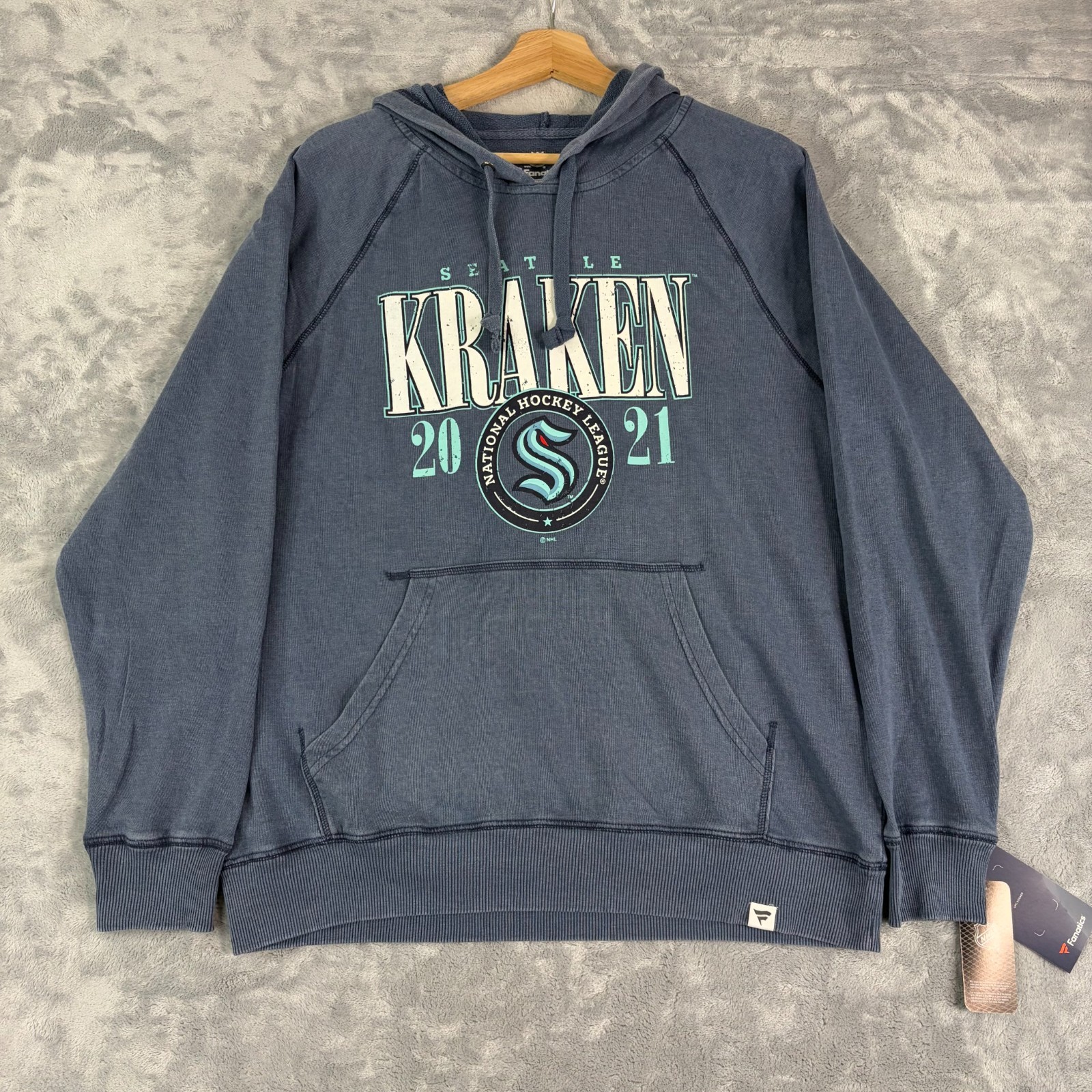 Seattle Kraken Vintage Fanatics Snow Wash Mens Medium Pullover Hoodie $75 MSRP Seattle Kraken Vintage Fanatics Snow Wash Mens Medium Pullover Hoodie $75 MSRP