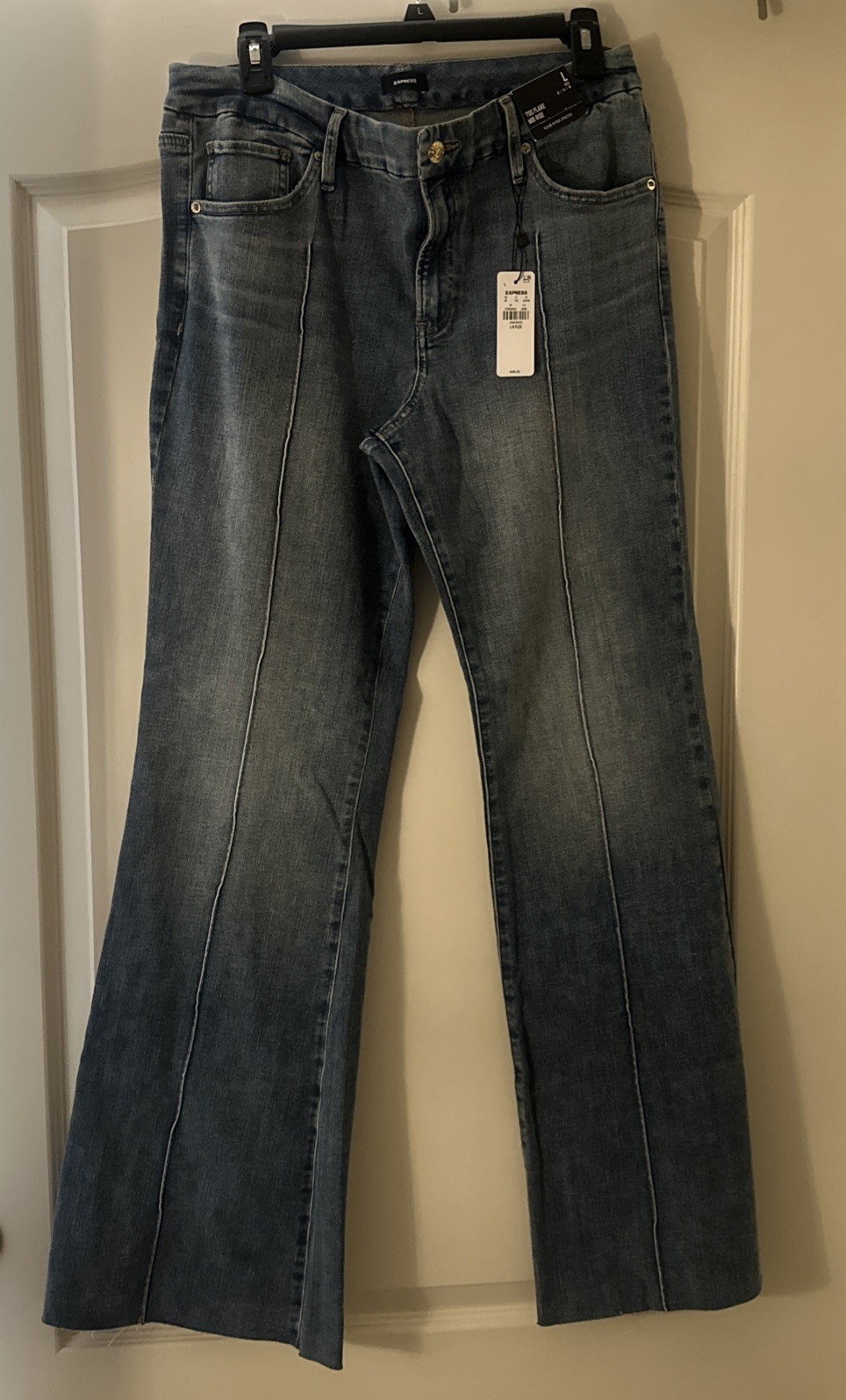 Express Women’s Conscious Edit ’70s Flare Mid Rise Hyper Stretch Jeans L