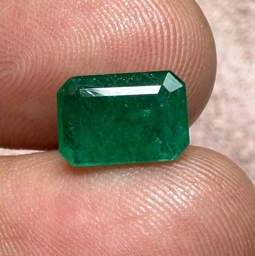 IGI Certified 2.14cts Emerald Faceted Octagon, 10.22*7.04*3.32mm  Zambia Natural