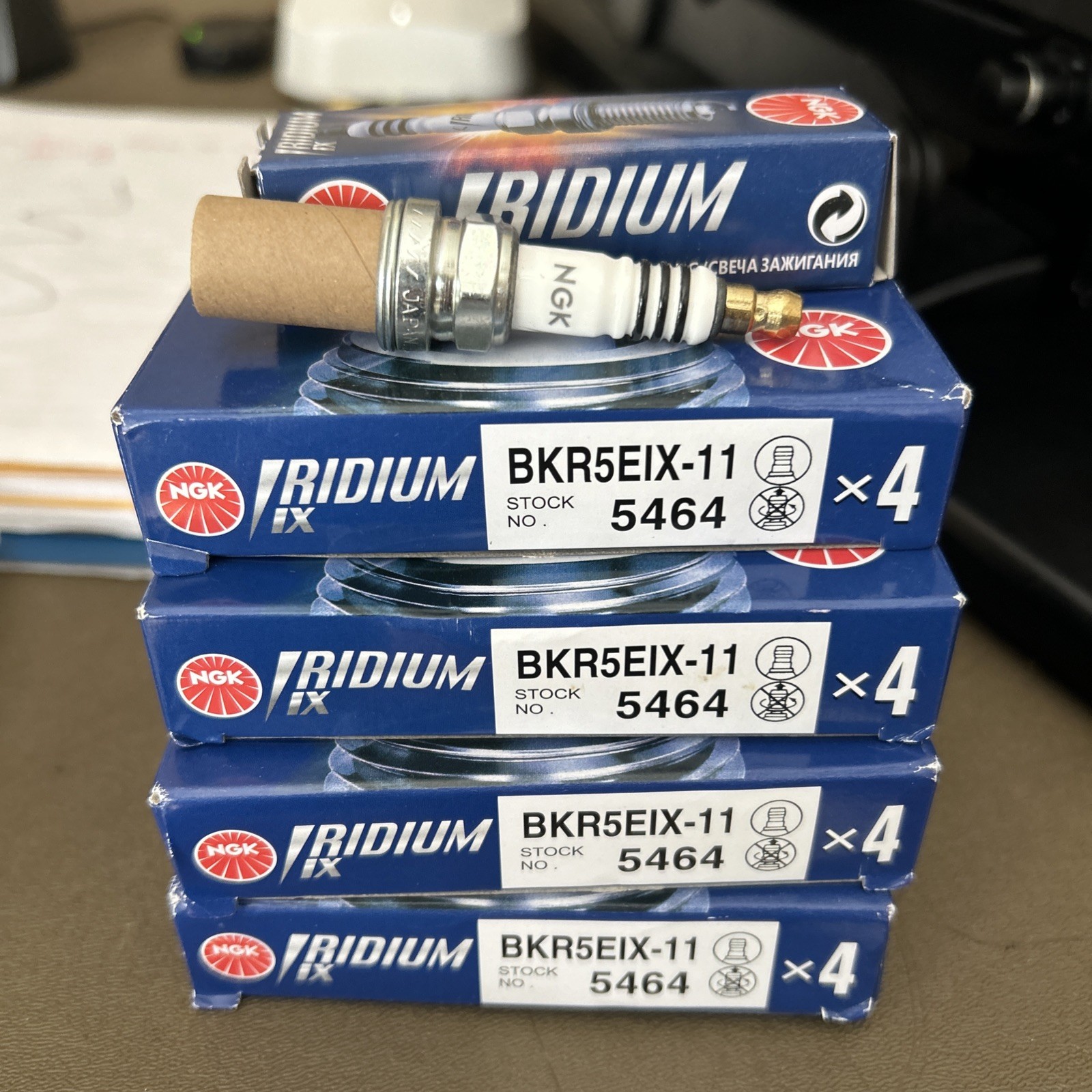 4PCS NGK Iridium IX Spark Plugs BKR5EIX-11 5464 For Toyota Mitsubishi Mazda USA 4PCS NGK Iridium IX Spark Plugs BKR5EIX-11 5464 For Toyota Mitsubishi Mazda USA