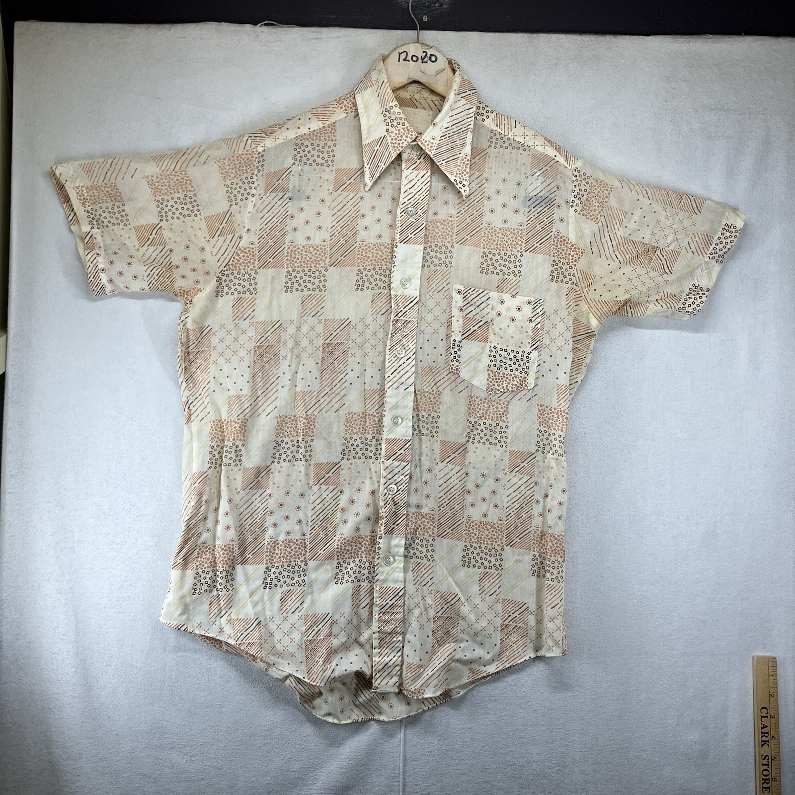 VTG 70s Dagger Collar Short Sleeve Disco Shirt Size Medium \ VTG 70s Dagger Collar Short Sleeve Disco Shirt Size Medium \