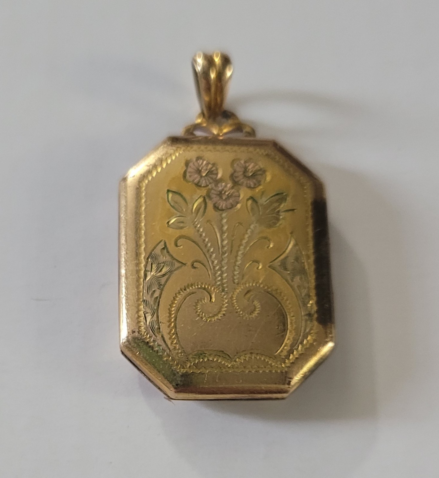 Vintage Hayward 12K Gold Filled Locket from late 1930s to 1940s WW II era Photo
