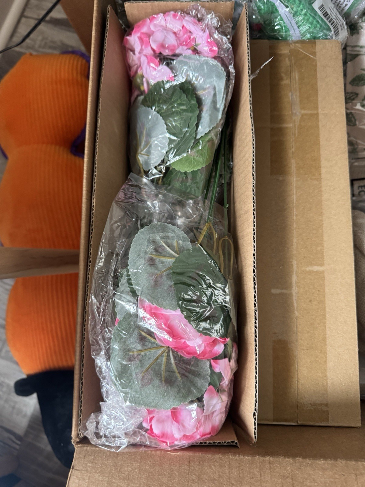 6 Bundles Artificial Pink Geranium Flowers with Green Leaves/Stems, Plastic 6 Bundles Artificial Pink Geranium Flowers with Green Leaves/Stems, Plastic