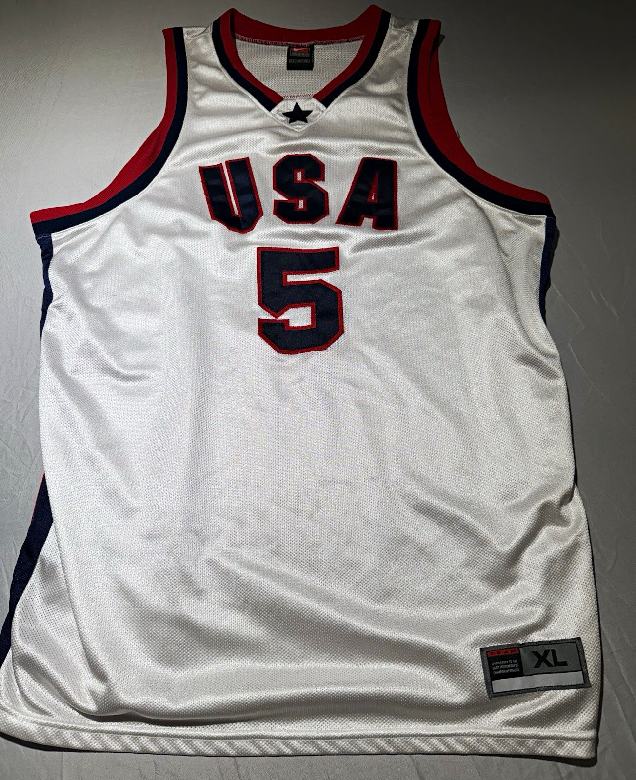 Vintage Nike Team USA Basketball Jersey #5 White Red Blue Mens Size XL.         