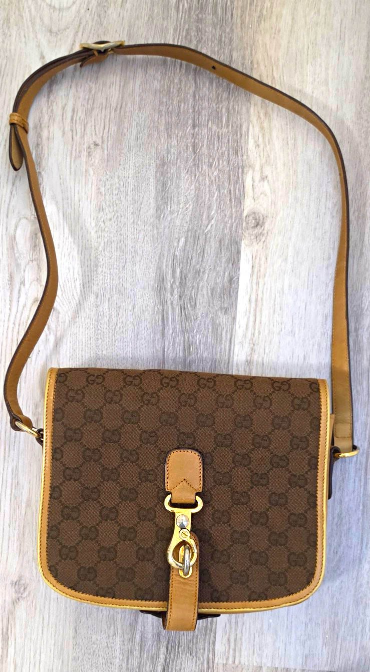 AUTHENTIC Gucci GG Pattern Brown Shoulder Bag Buckle Closure Adjustable Strap AUTHENTIC Gucci GG Pattern Brown Shoulder Bag Buckle Closure Adjustable Strap