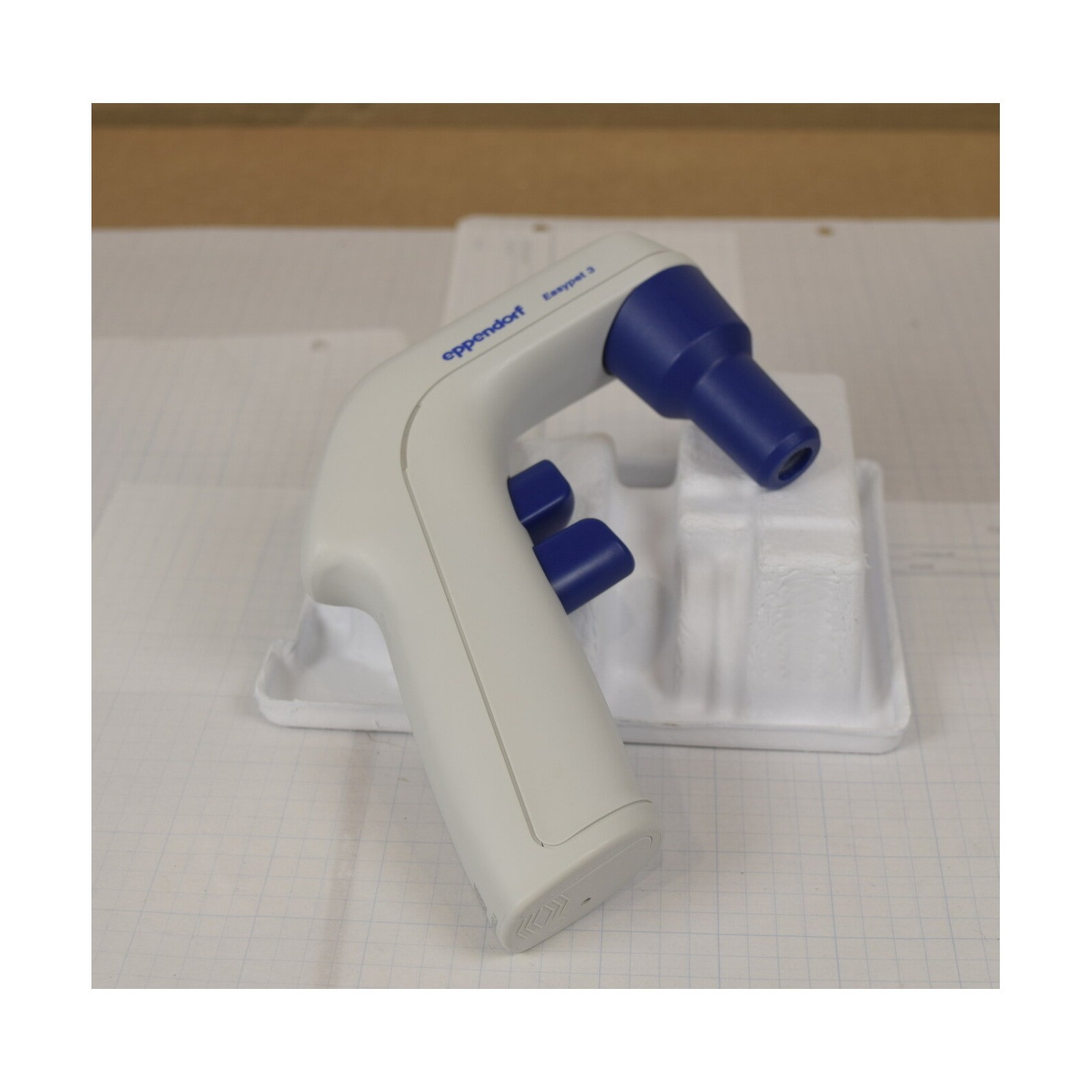 Eppendorf Easypet 3 Electronic Pipette Controller - Runs on Battery - No PSU