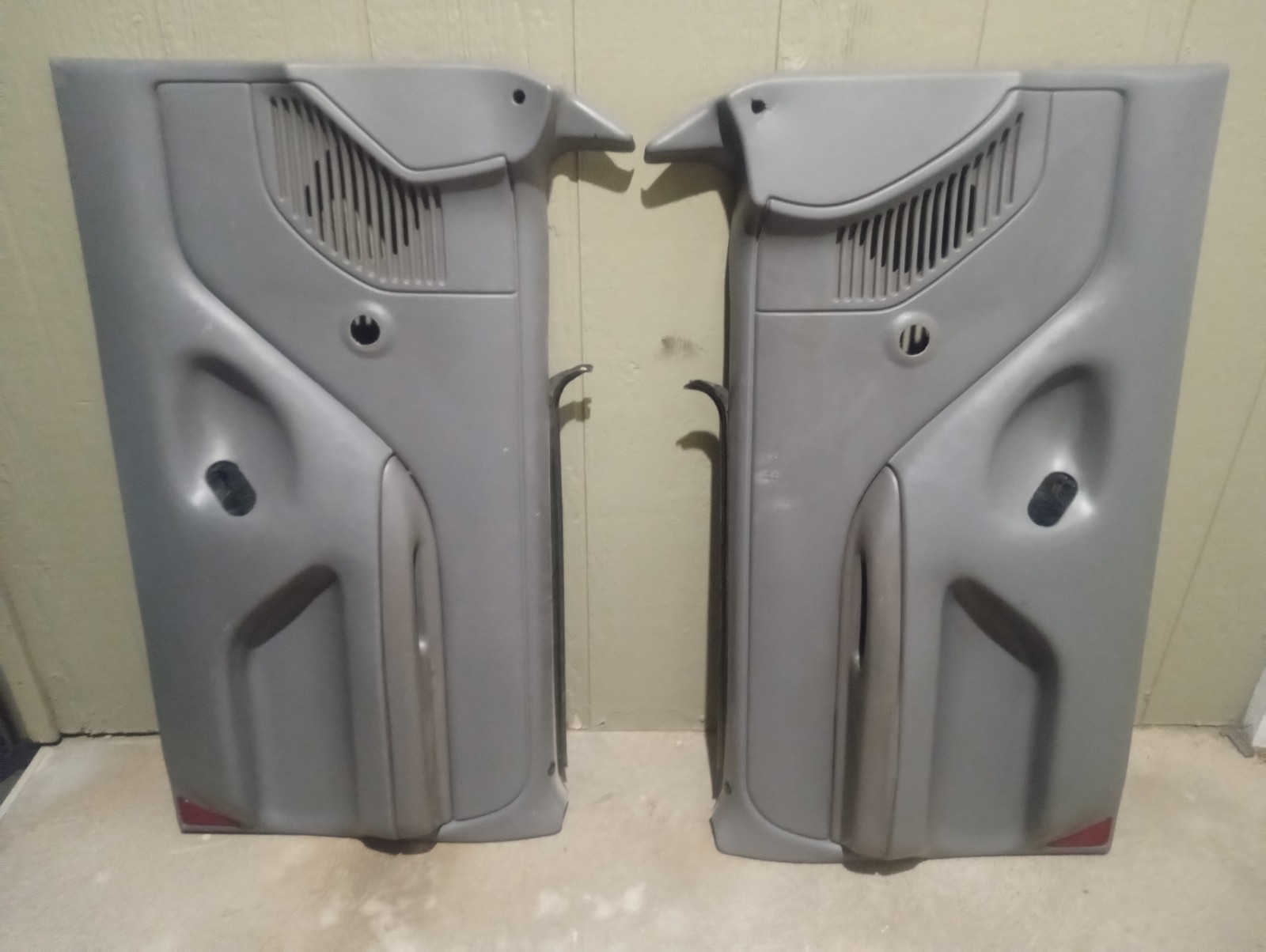 1994-1996 Ford Bronco F-150 F-250 F-350 LIGHT GREY  SHORT MANUAL Door Panels
