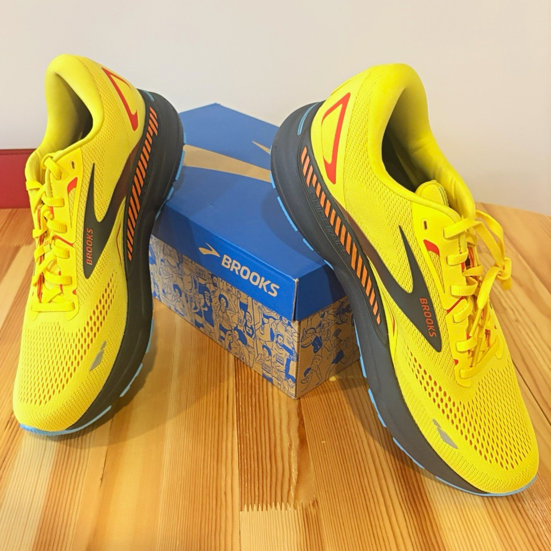 Brooks Adrenaline GTS 23 Men’s Running Low Top Lace-Up Yellow D 1103911D
