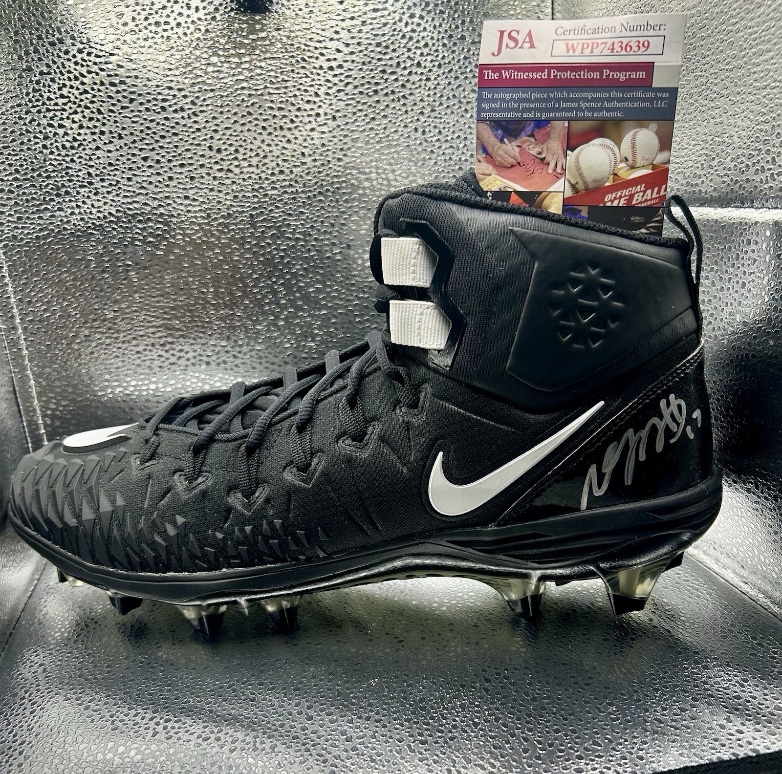 Davante Adams Autographed Cleat JSA COA Witnessed Cert #WPP743639 Davante Adams Autographed Cleat JSA COA Witnessed Cert #WPP743639