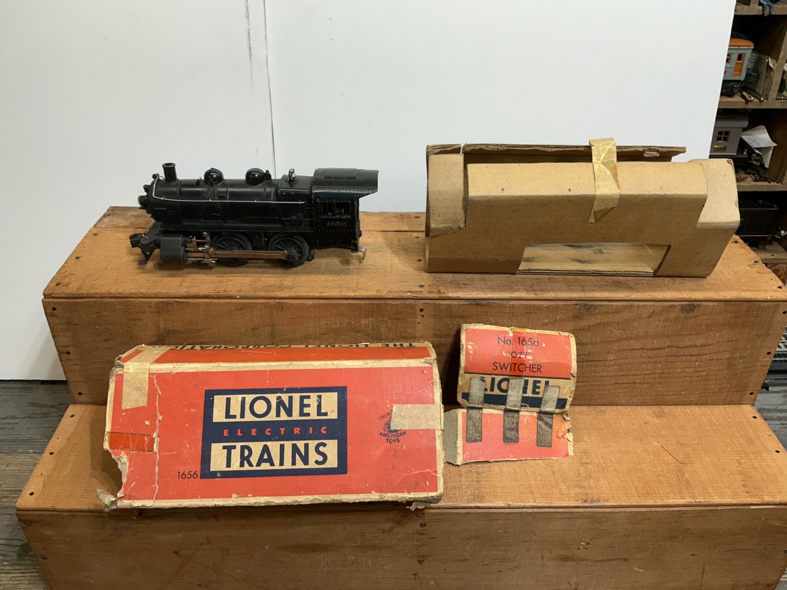 Lionel Postwar #1656 Switcher w/ ORIGINAL BOX AND LINER Lionel Postwar #1656 Switcher w/ ORIGINAL BOX AND LINER
