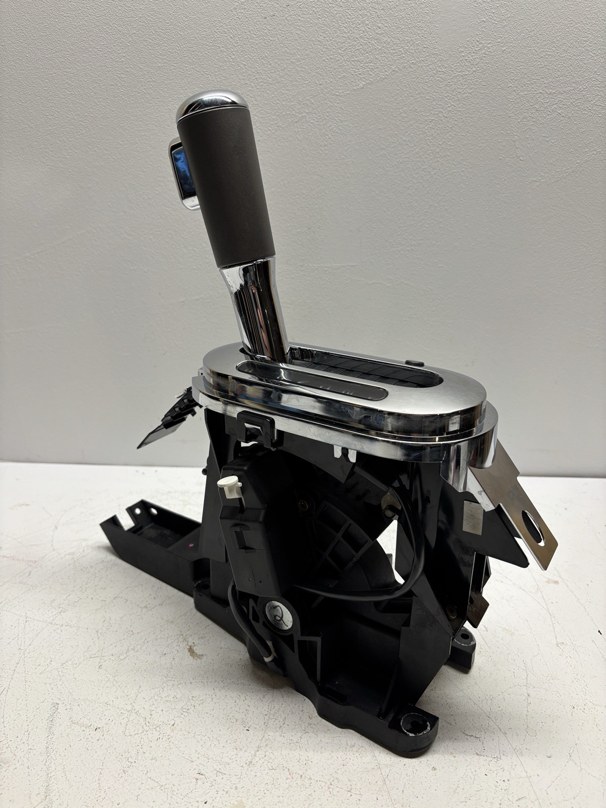 Nice 04 - 08 Ford F-150 F150 Automatic Floor Shift Shifter Assembly Used OEM