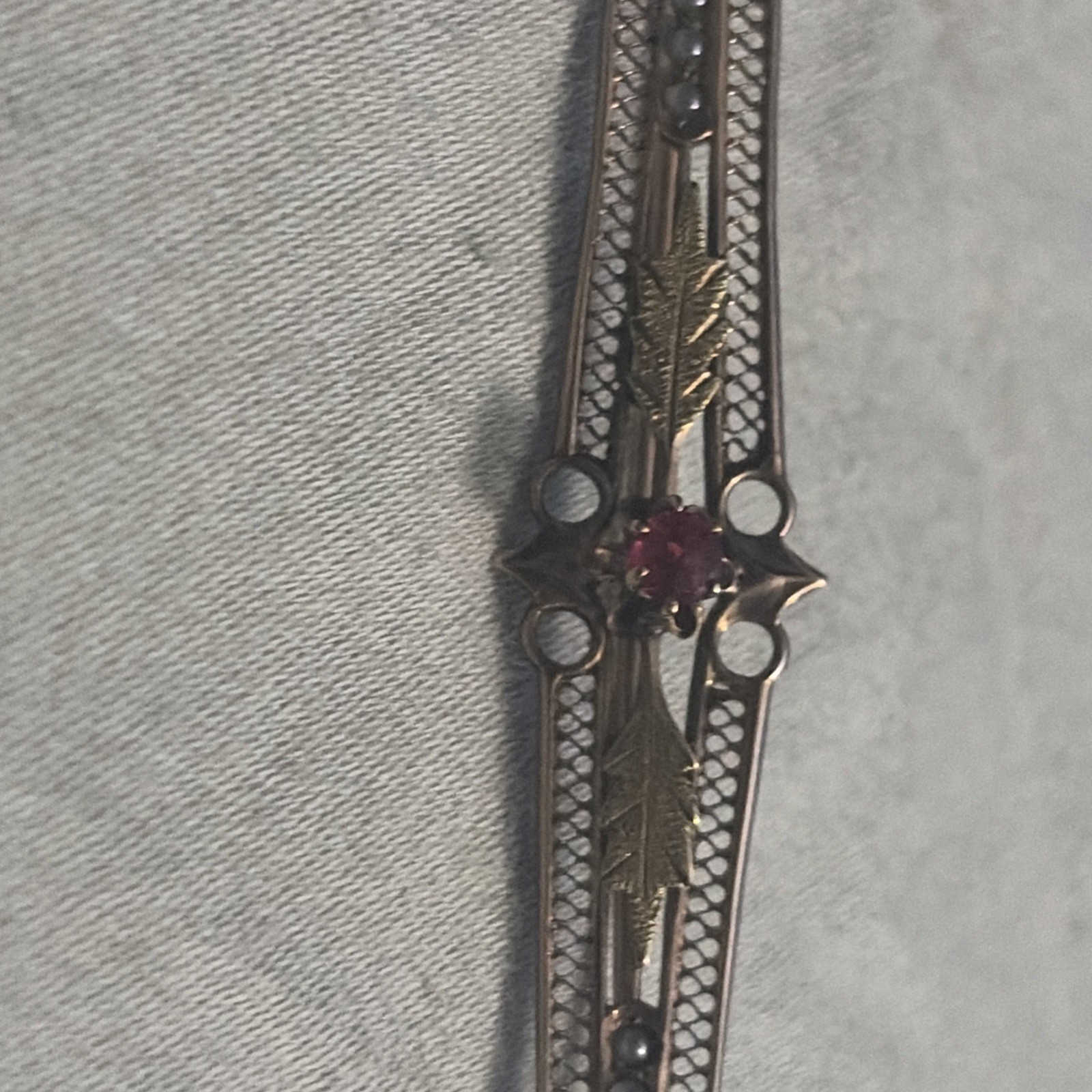 Edwardian Antique 1910 10K Yellow Gold Bar Pin with Prong Set Ruby and Pearls 3g