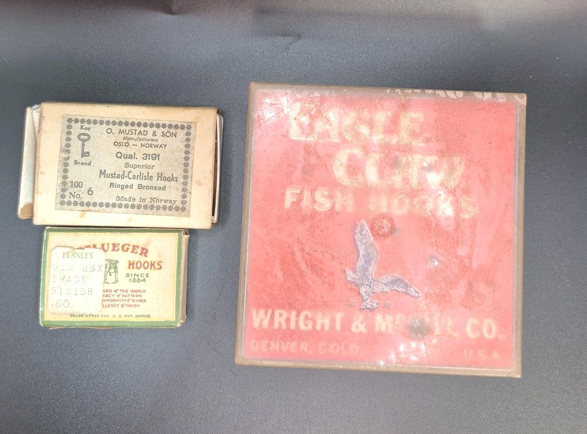 Vintage Fishing Hook Box Lot Pflueger Eagle Claw Mustad Tackle Hooks