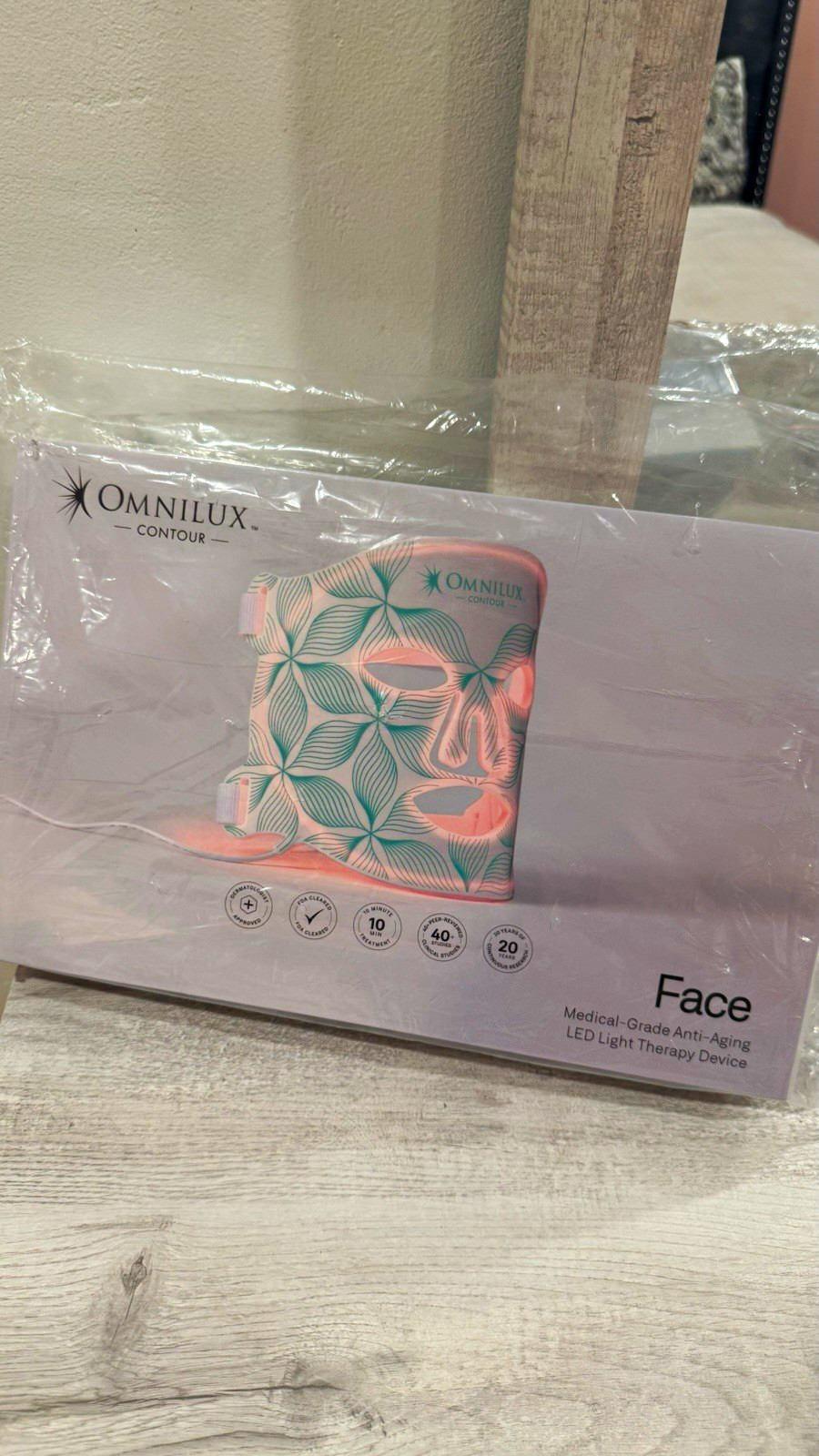 Omnilux Contour Face Anti-Aging LED Light Therapy Mask, 2 Settings Omnilux Contour Face Anti-Aging LED Light Therapy Mask, 2 Settings