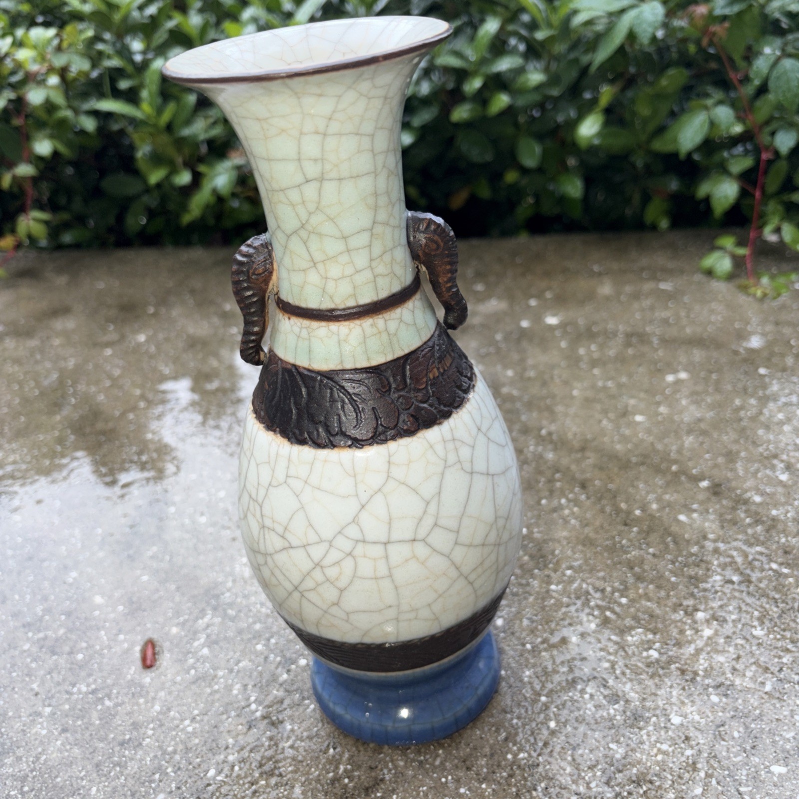 Qing Chinese Porcelain Antique Crackled Glaze Vase Carved Marked Old Yuhuchuping Qing Chinese Porcelain Antique Crackled Glaze Vase Carved Marked Old Yuhuchuping