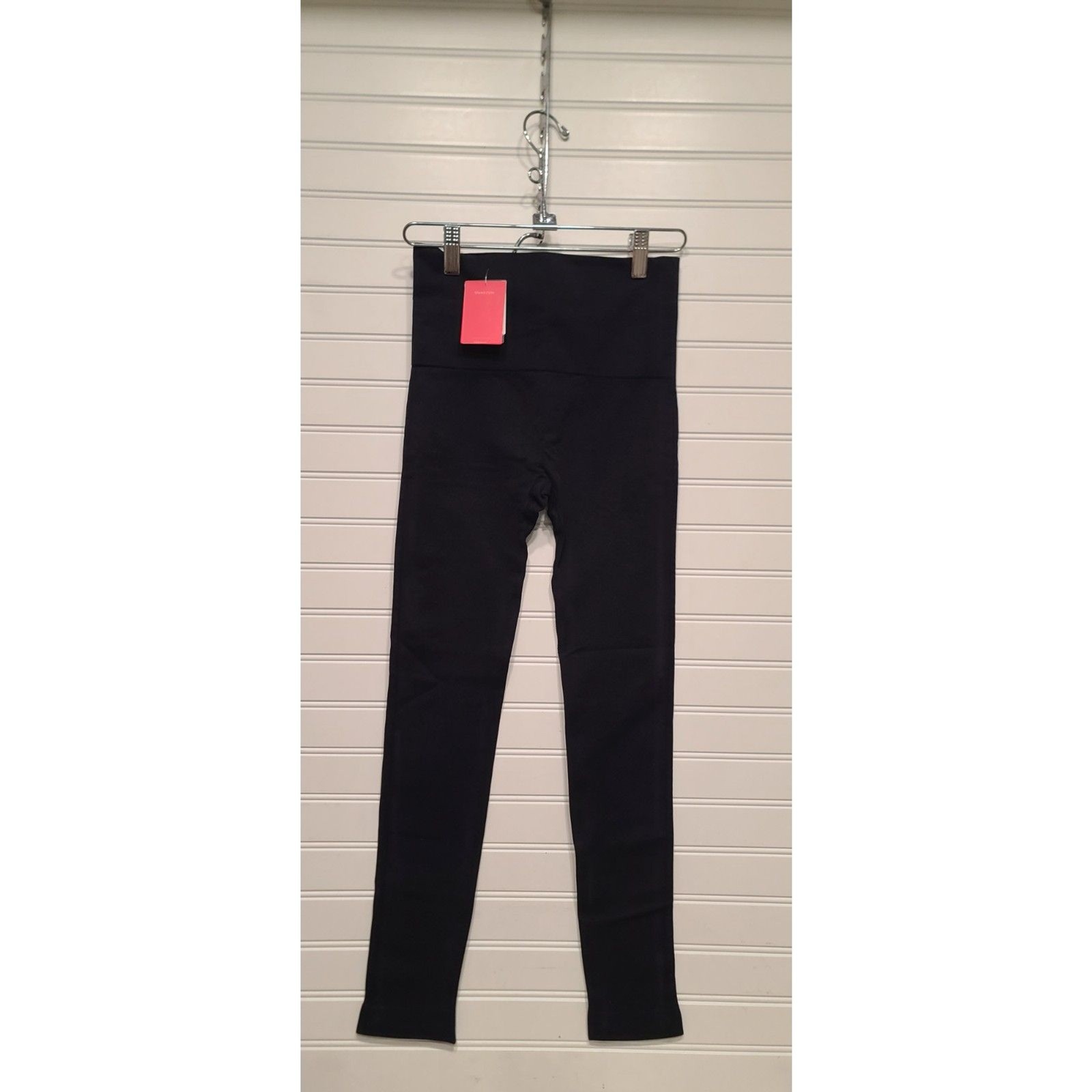 Spanx Sculpt Oncore High-Waisted Mid-Thigh Short Leggings Size S NWT Spanx Sculpt Oncore High-Waisted Mid-Thigh Short Leggings Size S NWT