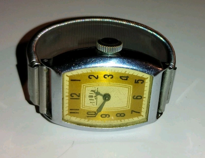 Vintage 1940's TOWER S Steel Unisex wind Up Wrist watch W/ Original Band. Rare