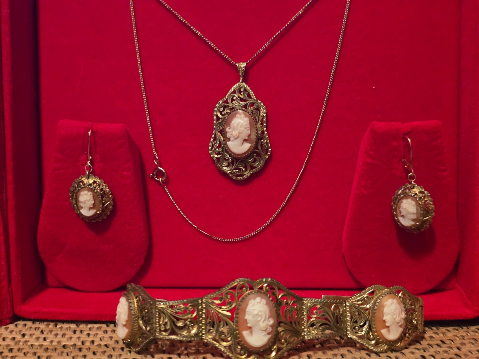 STUNNING antique Gold Vermeil Cameo jewelry set stamped 800 & 925 silver and 14k STUNNING antique Gold Vermeil Cameo jewelry set stamped 800 & 925 silver and 14k