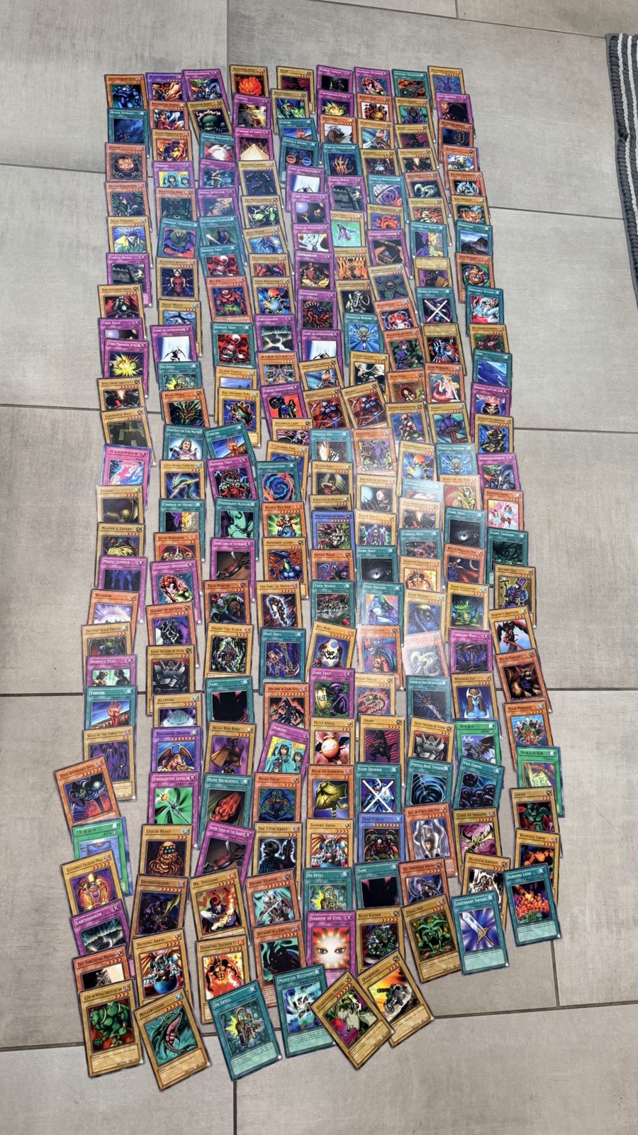 Konami Yu-Gi-Oh TCG 250-Card Lot 1996 English Mixed Foil Konami Yu-Gi-Oh TCG 250-Card Lot 1996 English Mixed Foil