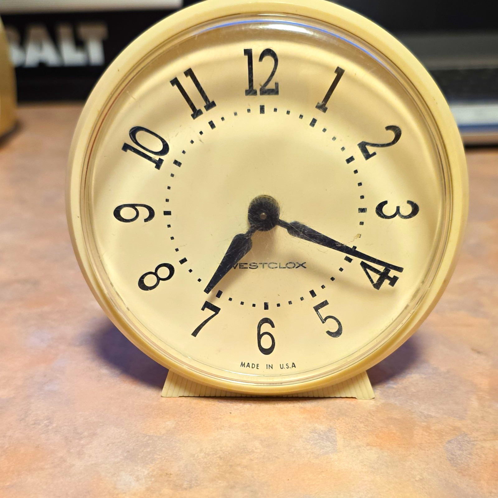 Westclox white Round Analog Wind-Up Alarm Clock Vintage/Retro Made in USA