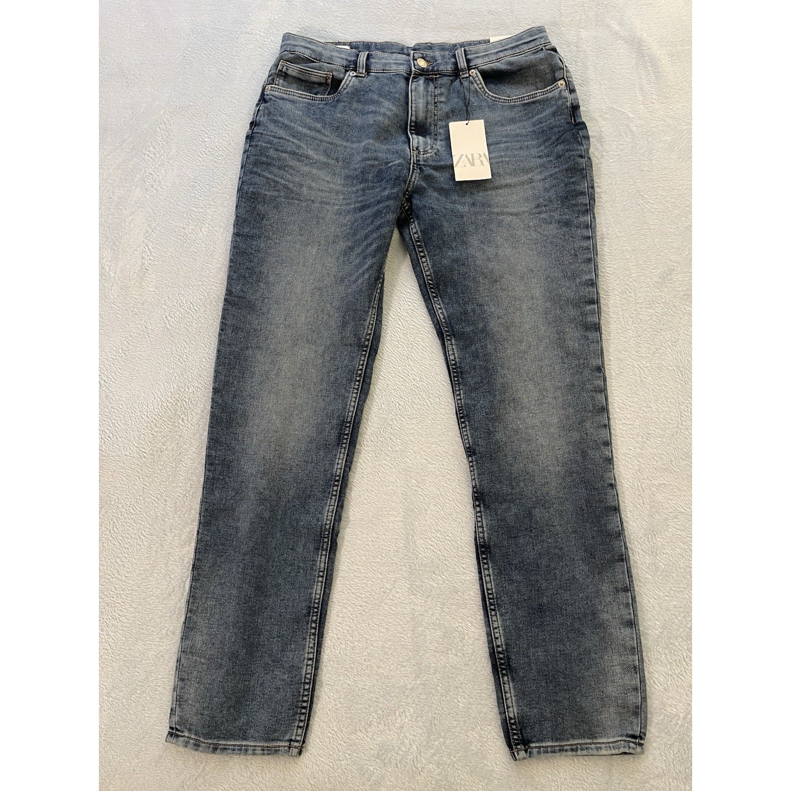 NWT Zara | Slim Tapered Leg Cotton Medium Wash Distressed Denim Jeans Men’ S 36 NWT Zara | Slim Tapered Leg Cotton Medium Wash Distressed Denim Jeans Men’ S 36