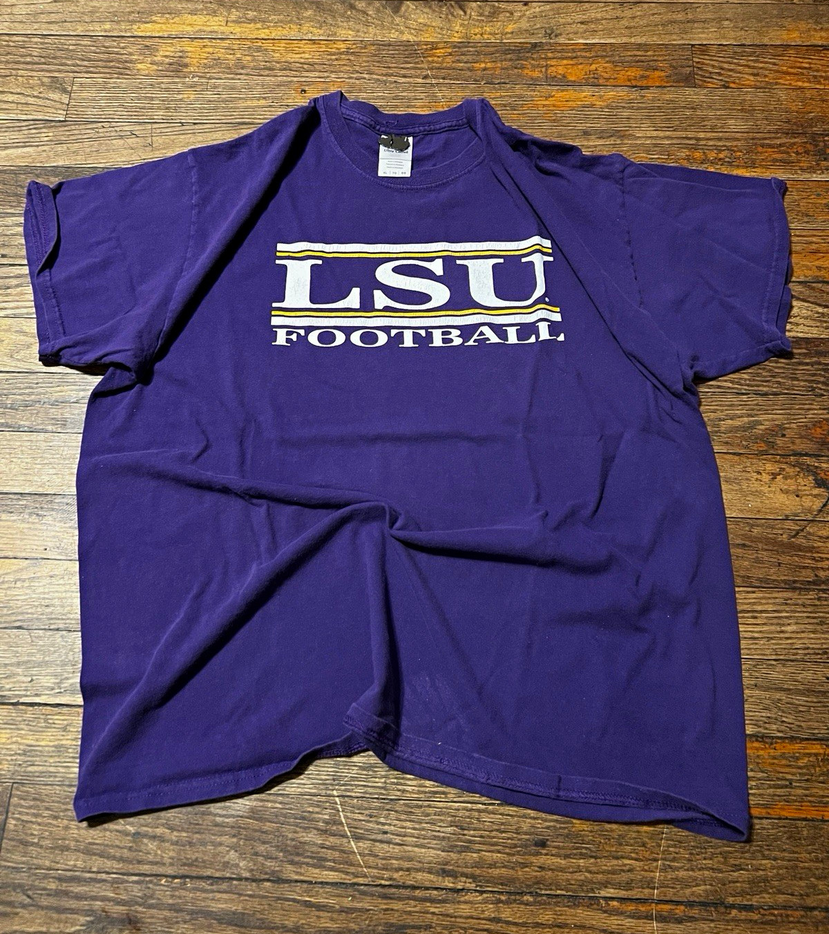 Gildan LSU Tigers Football Shirt Purple Adult Size XL Gildan LSU Tigers Football Shirt Purple Adult Size XL